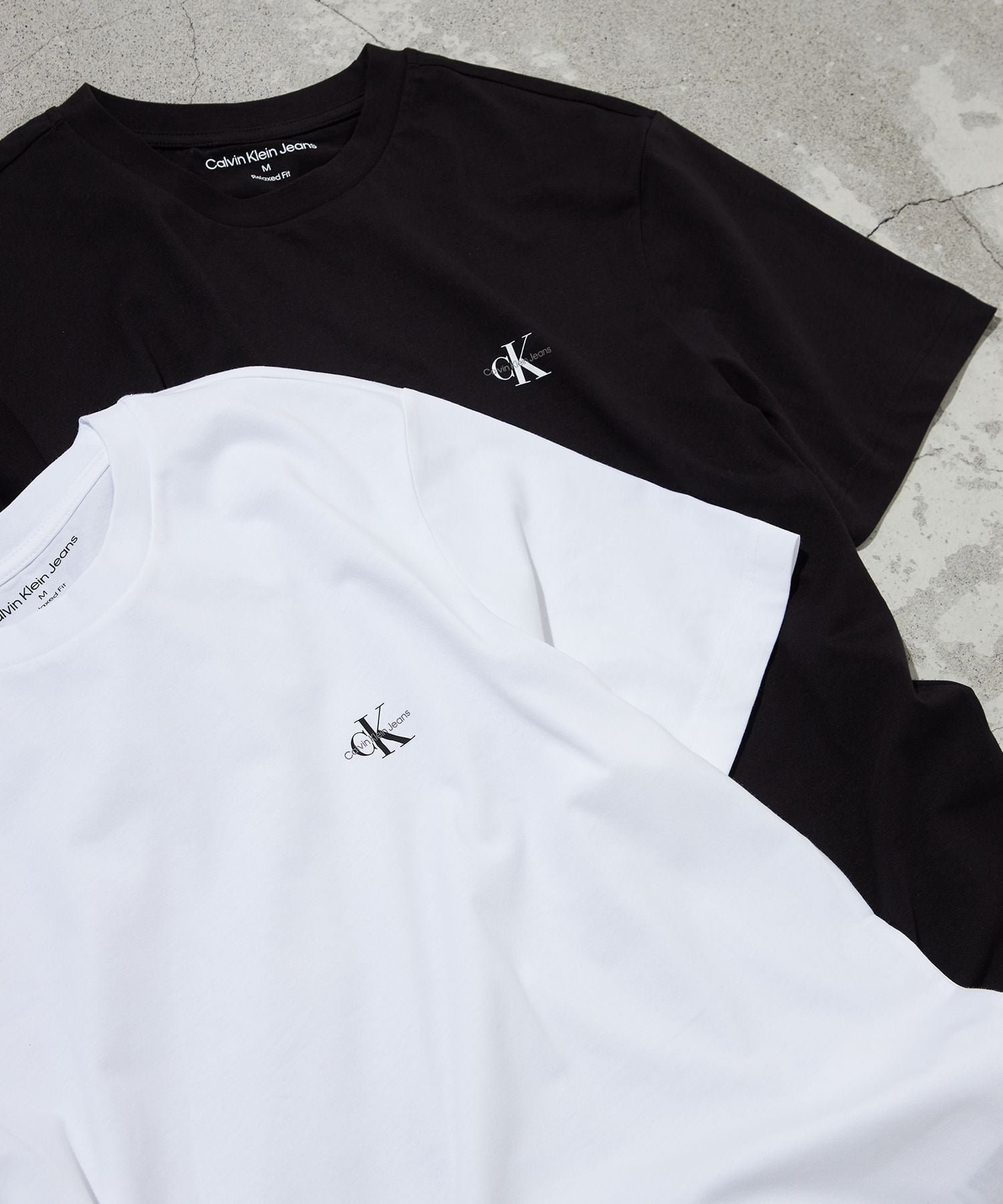 【カルバンクライン/Calvin Klein】の【公式ショップ】 カルバンクライン Tシャツ(2枚パック) - ユニセックスショートスリーブTシャツ Calvin Klein Jeans 4RAB217 インテリア・キッズ・メンズ・レディースファッション・服の通販 founy(ファウニー) 　ファッション　Fashion　レディースファッション　Fashion for Women　トップス・カットソー　Cut & Sew Tops　シャツ・ブラウス・オフィスカジュアル　Elegant Blouses & Button-Ups　ロングTシャツ・Tシャツ　Longline T-Shirts & Tees　定番　Standard, Basic Item　ボトム　Bottoms, Lower Wear　モノトーン　Monotone, Black and White　リラックス　Relax, Relaxed Fit　ワイド　Wide, Wide Fit　ワンポイント　One Point, Statement Accent　ホワイト×ブラック|ID: prp329100004984841 ipo3291000000037341040