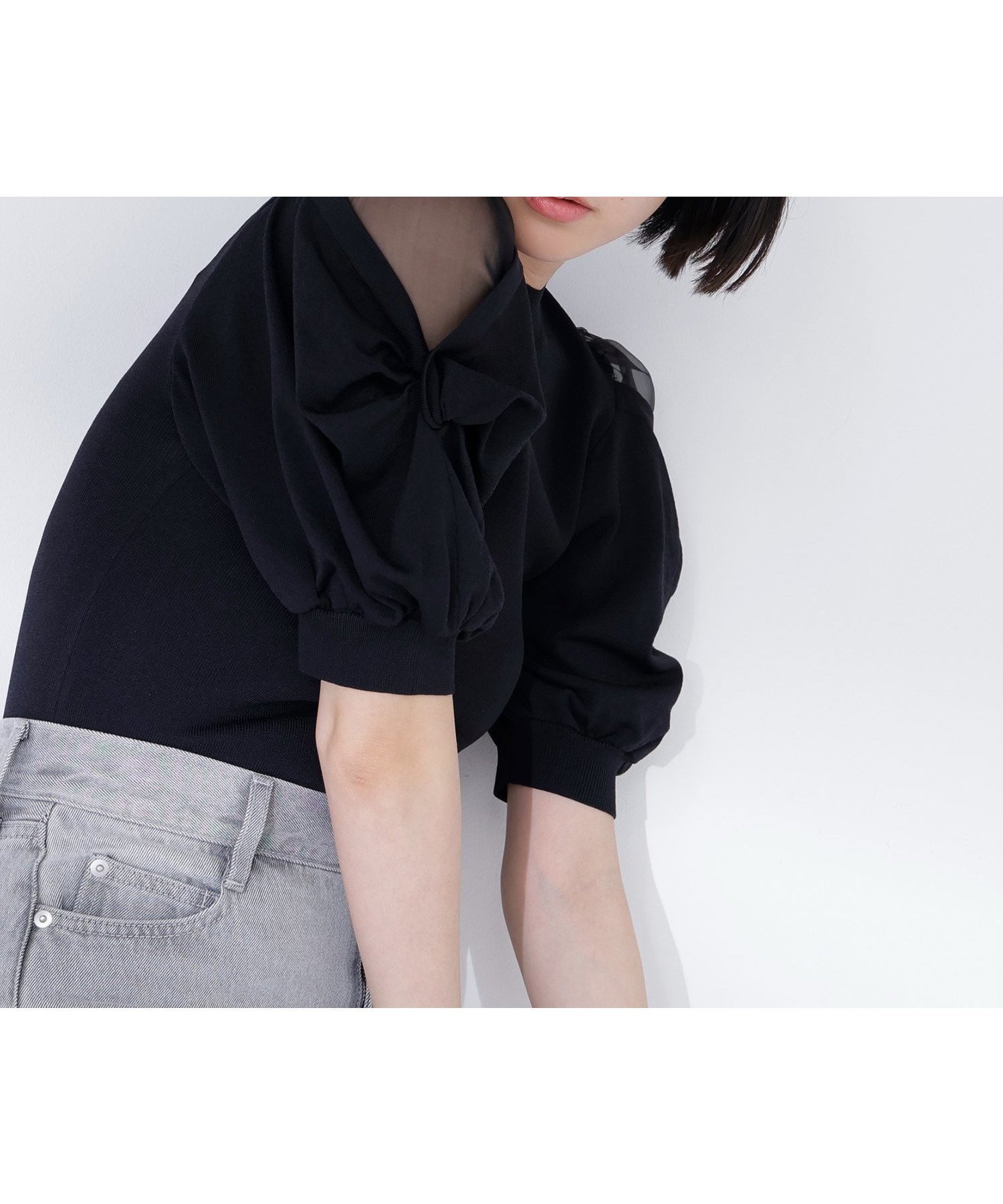 【ナチュラル ビューティー ベーシック/NATURAL BEAUTY BASIC】のシアーツイストスリーブニット インテリア・キッズ・メンズ・レディースファッション・服の通販 founy(ファウニー) 　ファッション　Fashion　レディースファッション　Fashion for Women　トップス・カットソー　Cut & Sew Tops　ニット　Knit Tops & Sweaters　シアー　Sheer, See-Through　シンプル　Simple, Minimal　スリーブ　Sleeve, Long Sleeve / Short Sleeve　トレンド　Trend, Trending Now　フェミニン　Feminine, Girly　夏　Summer　春　Spring　S/S・春夏　SS, Spring/Summer, Warm Season　ブラック|ID: prp329100004984958 ipo3291000000037341684