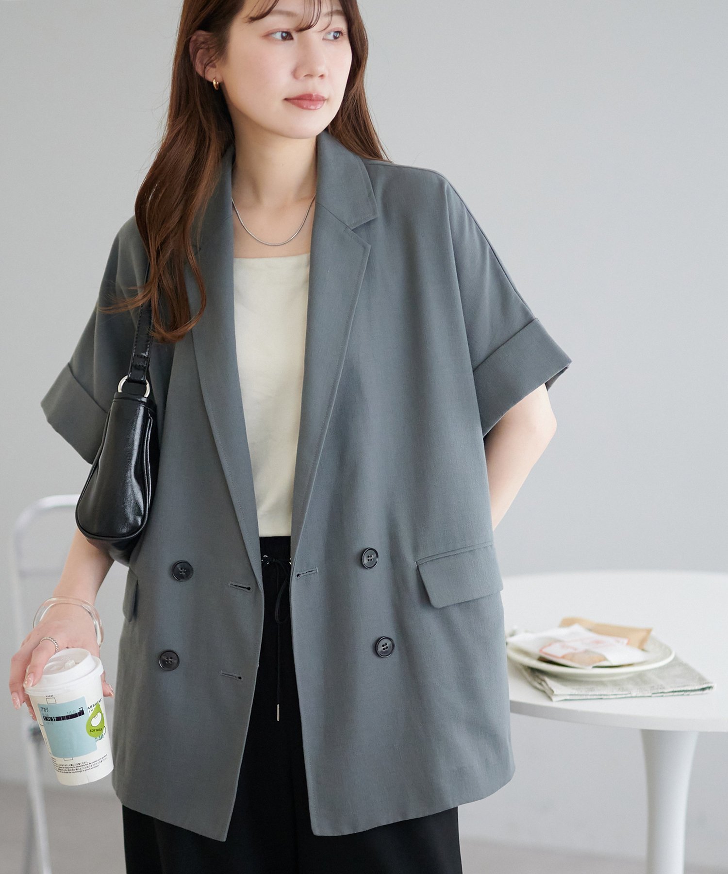 【ディスコート/Discoat】のリネンライク半袖シャツジャケット《WEB限定》 インテリア・キッズ・メンズ・レディースファッション・服の通販 founy(ファウニー) 　ファッション　Fashion　レディースファッション　Fashion for Women　アウター　Coat / Outerwear Collection　レディースジャケット・軽アウター　Jackets　おすすめ　Recommended / Our Picks　とろみ　Fluid, Flowy Fabric　キャミソール　Camisole, Spaghetti Strap Top　シンプル　Simple, Minimal　ジャケット　Jacket, Outerwear　スラックス　Slacks, Dress Pants　タンク　Tank Top, Sleeveless Top　デニム　Denim, Jeans Material　メンズ　Men's, Menswear　人気　Popular, Best Seller　半袖　Short Sleeve, Half Sleeve　吸水　Absorbent, Quick-Dry　夏　Summer　グレー|ID: prp329100004984981 ipo3291000000037400205