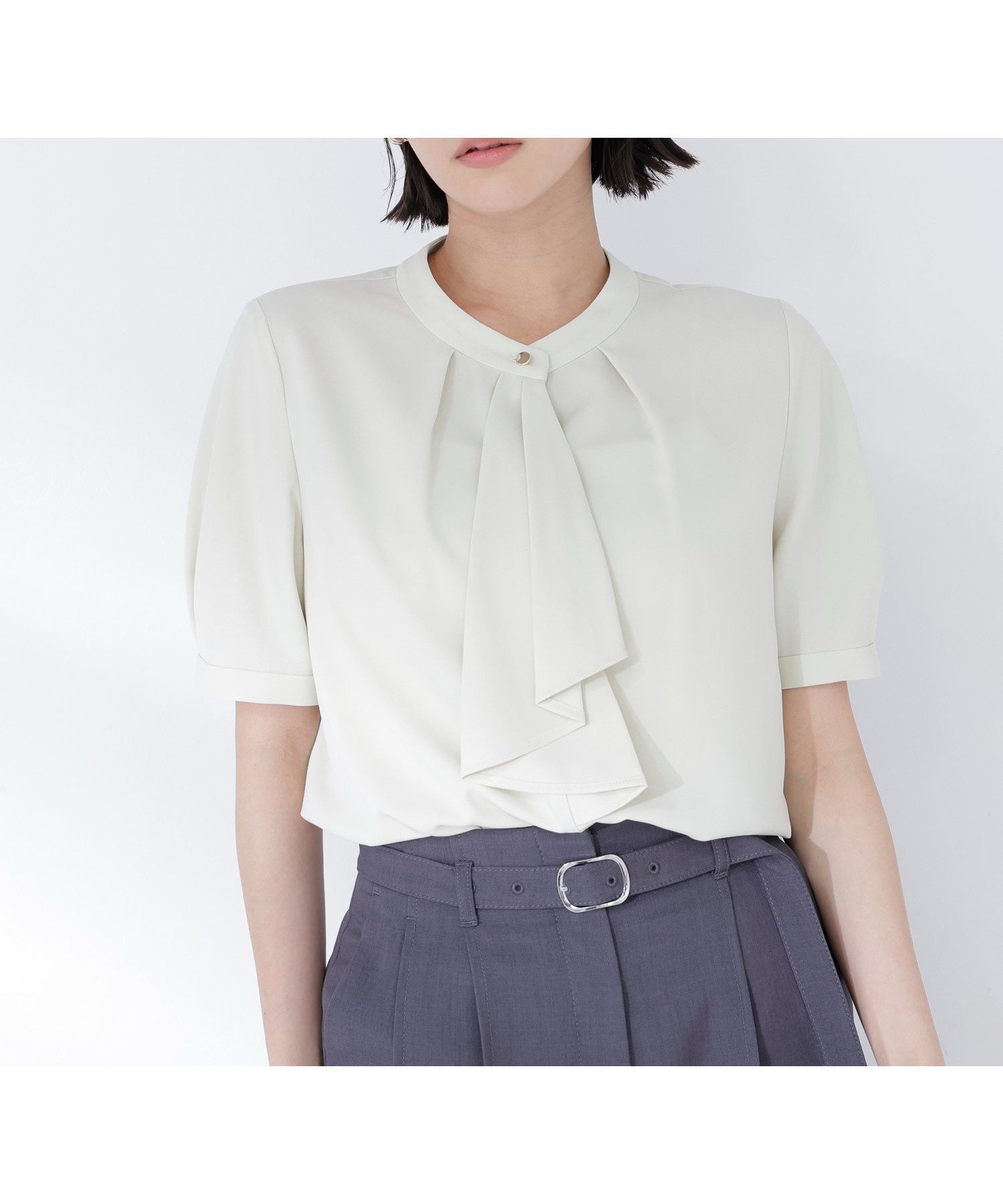 【ナチュラル ビューティー ベーシック/NATURAL BEAUTY BASIC】のラッフルボウタイブラウス半袖 インテリア・キッズ・メンズ・レディースファッション・服の通販 founy(ファウニー) 　ファッション　Fashion　レディースファッション　Fashion for Women　トップス・カットソー　Cut & Sew Tops　シャツ・ブラウス・オフィスカジュアル　Elegant Blouses & Button-Ups　コンパクト　Compact, Small Size　ジャケット　Jacket, Outerwear　ラッフル　Ruffle, Frill　人気　Popular, Best Seller　半袖　Short Sleeve, Half Sleeve　定番　Standard, Basic Item　ライムイエロー|ID: prp329100004984989 ipo3291000000037341870