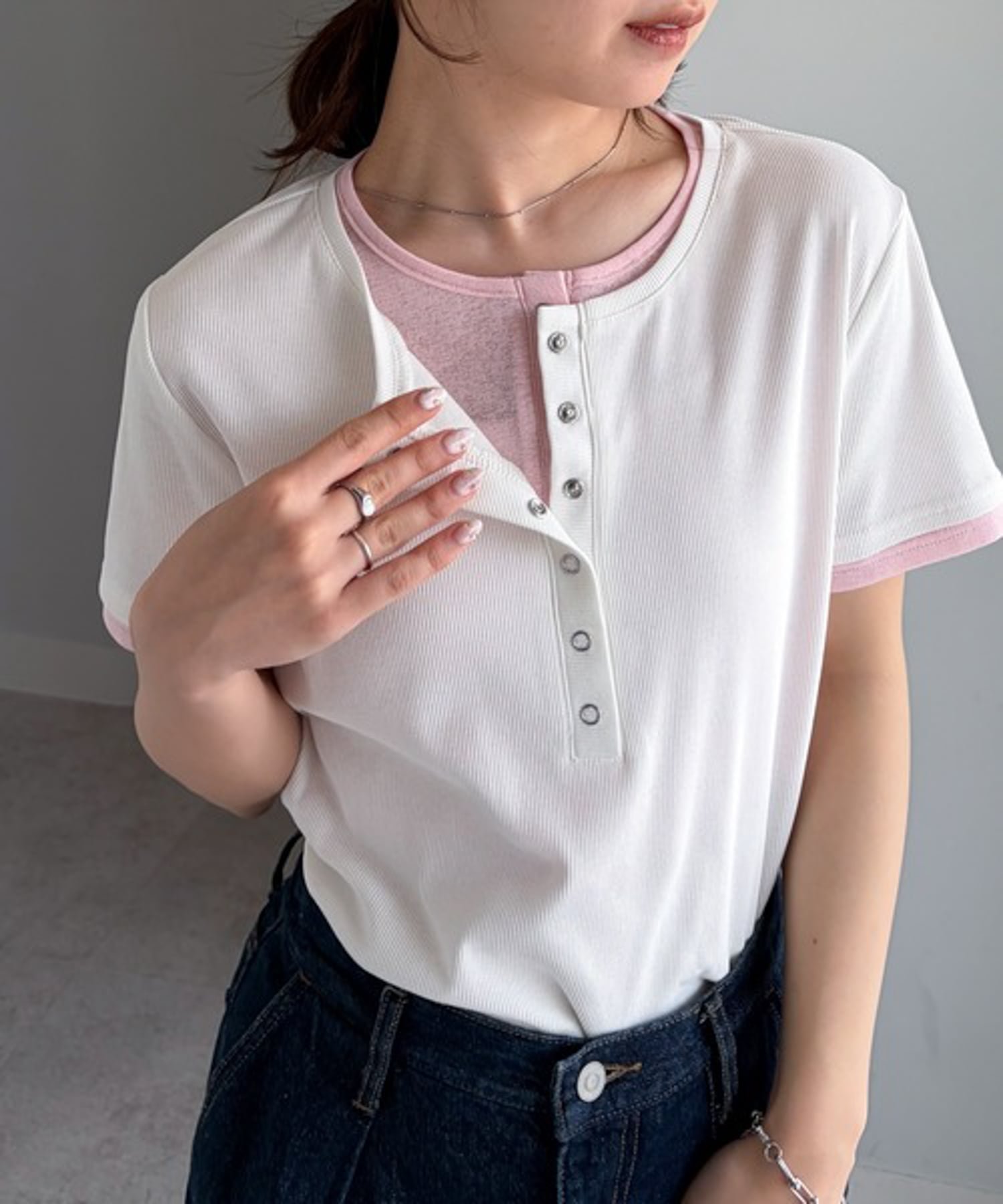 【ラナン/Ranan】のRanan/レイヤードヘンリーネックTシャツ インテリア・キッズ・メンズ・レディースファッション・服の通販 founy(ファウニー) 　ファッション　Fashion　レディースファッション　Fashion for Women　トップス・カットソー　Cut & Sew Tops　シャツ・ブラウス・オフィスカジュアル　Elegant Blouses & Button-Ups　ロングTシャツ・Tシャツ　Longline T-Shirts & Tees　インナー　Innerwear　スラックス　Slacks, Dress Pants　デニム　Denim, Jeans Material　ポケット　Pocket, Pocket Detail　半袖　Short Sleeve, Half Sleeve　ミドル　Middle Length, Mid Height　リラックス　Relax, Relaxed Fit　ワンポイント　One Point, Statement Accent　WHK|ID: prp329100004984996 ipo3291000000037341901