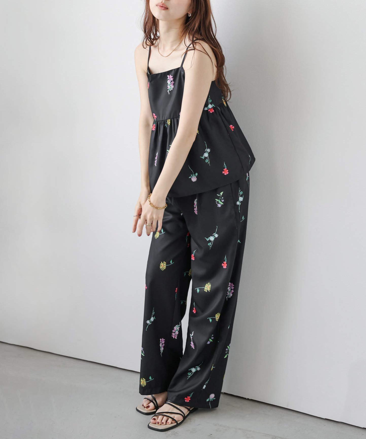 【ラジュール/Lajour】のフラワープリント ペプラムキャミ セットアップ 大人の最旬トレンドファッション＆コーディネート founy(ファウニー) 　ファッション　Fashion　レディースファッション　Fashion for Women　トップス・カットソー　Cut & Sew Tops　キャミソール&ノースリーブ　Camisoles & Sleeveless Tops　花柄・フラワープリント・モチーフ　Floral Prints & Motifs / Flower Pattern Tops　キャミソール　Camisole, Spaghetti Strap Top　セットアップ　Set-Up, Coordinated Outfit　バランス　Balance, Style Balance　フェミニン　Feminine, Girly　フラワー　Flower, Floral　プリント　Print, Printed Pattern　ペプラム　Peplum, Flared Hem　リゾート　Resort, Vacation Style　リラックス　Relax, Relaxed Fit　ワイド　Wide, Wide Fit　エレガント 上品　Elegant　切替　Switching, Contrast Panel　夏　Summer　 other-1|ID: prp329100004985038 ipo3291000000037342152