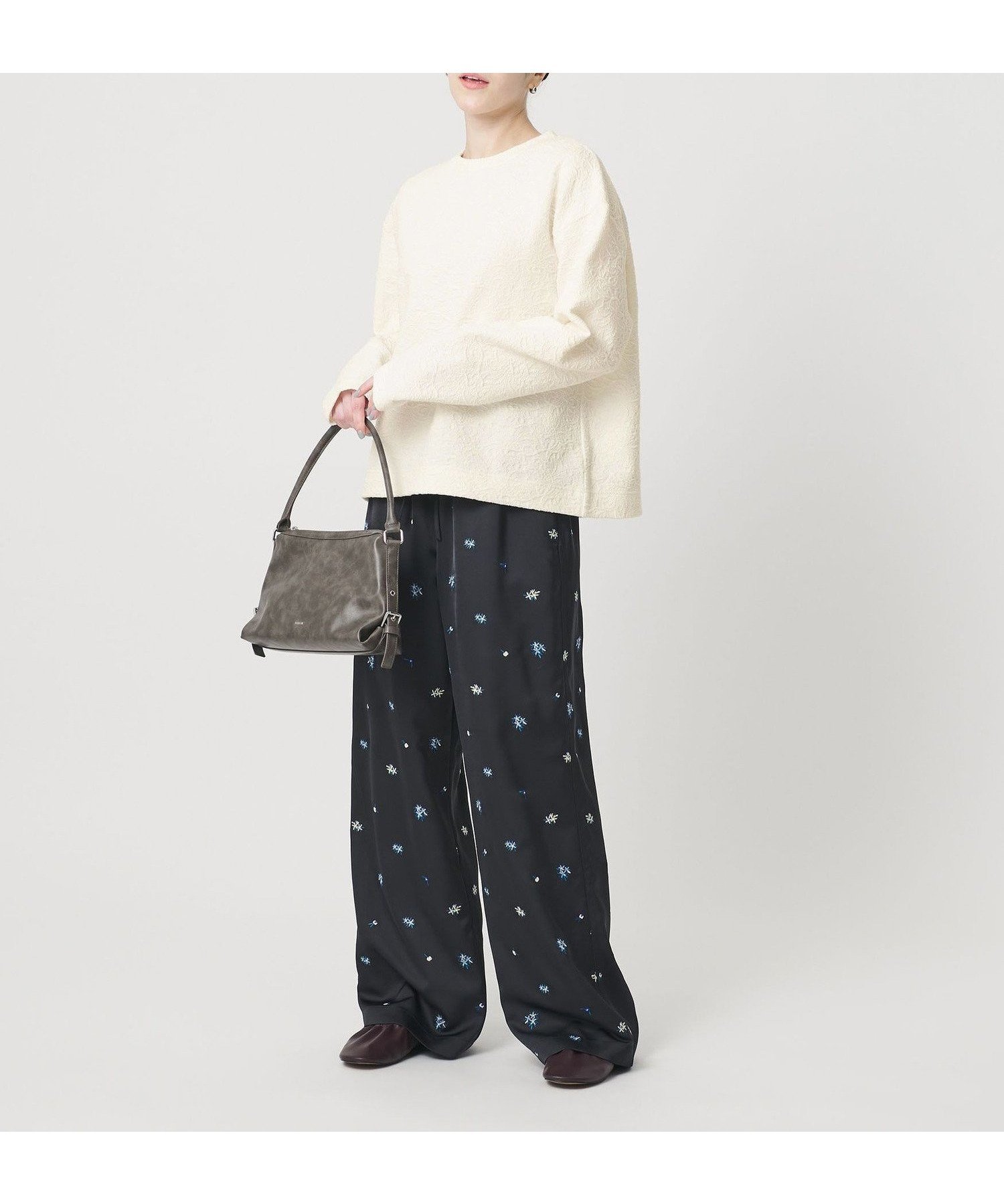 【ビューティ&ユース ユナイテッドアローズ/BEAUTY&YOUTH / UNITED ARROWS】のジャガード クルーネック プルオーバー インテリア・キッズ・メンズ・レディースファッション・服の通販 founy(ファウニー) 　ファッション　Fashion　レディースファッション　Fashion for Women　トップス・カットソー　Cut & Sew Tops　カジュアルプルオーバー・ニットトップス　Pullovers & Knit Tops / Casual Pullovers　カットソー　Cut and Sewn Top　スウェット / スエット　Sweatshirt, Sweatwear　フォルム　Silhouette, Form　ボトム　Bottoms, Lower Wear　モザイク　Mosaic, Geometric Pattern　リラックス　Relax, Relaxed Fit　レース　Lace, Lace Fabric　おすすめ　Recommended / Our Picks　エレガント 上品　Elegant　OFF WHITE|ID: prp329100004985065 ipo3291000000037342294
