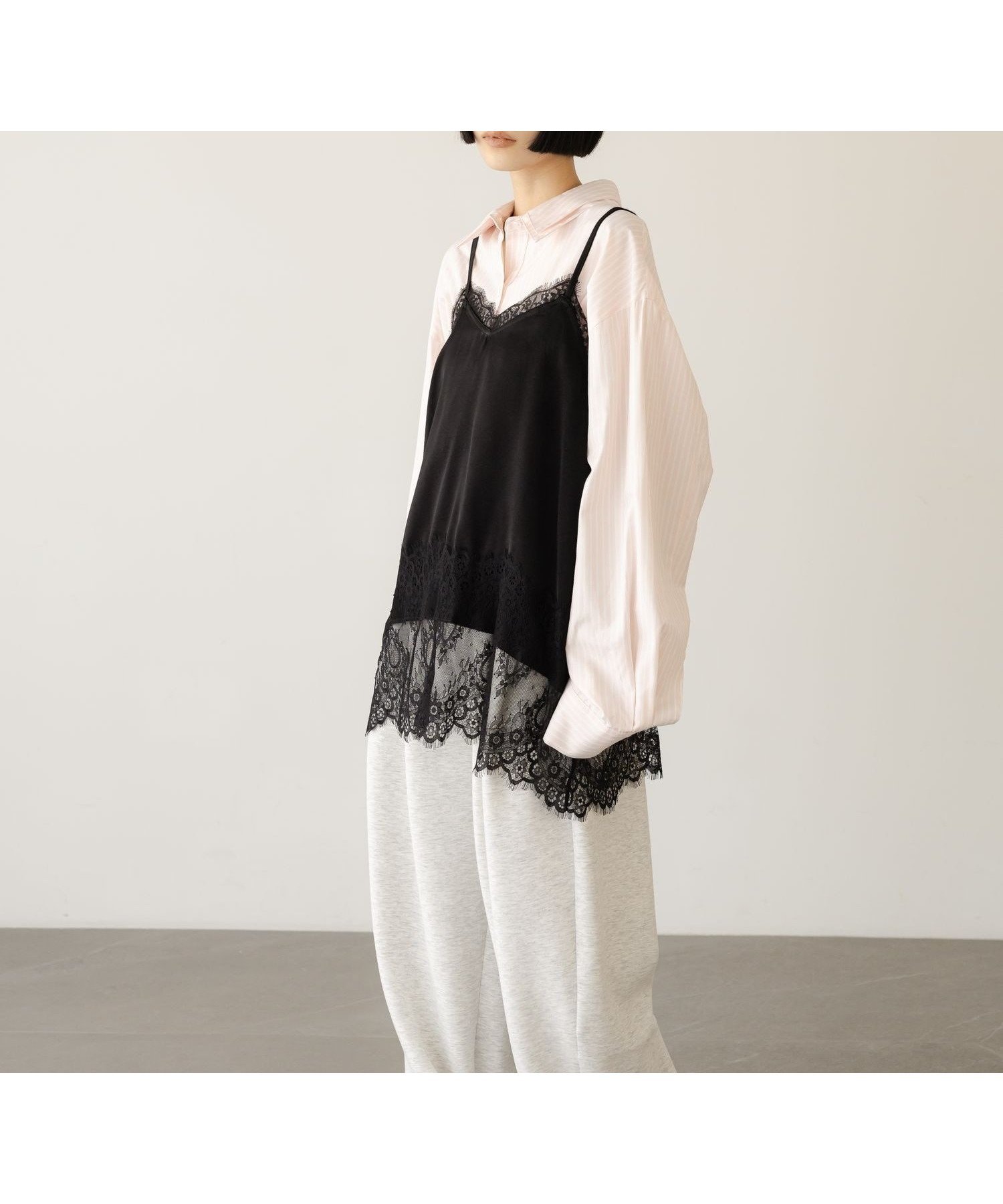 【ローリーズファーム/LOWRYS FARM】のサテンレースキャミ インテリア・キッズ・メンズ・レディースファッション・服の通販 founy(ファウニー) 　ファッション　Fashion　レディースファッション　Fashion for Women　トップス・カットソー　Cut & Sew Tops　キャミソール&ノースリーブ　Camisoles & Sleeveless Tops　おすすめ　Recommended / Our Picks　キャミソール　Camisole, Spaghetti Strap Top　サテン　Satin, Glossy Fabric　ジャケット　Jacket, Outerwear　ボトム　Bottoms, Lower Wear　レース　Lace, Lace Fabric　エレガント 上品　Elegant　BLK|ID: prp329100004985071 ipo3291000000037342326
