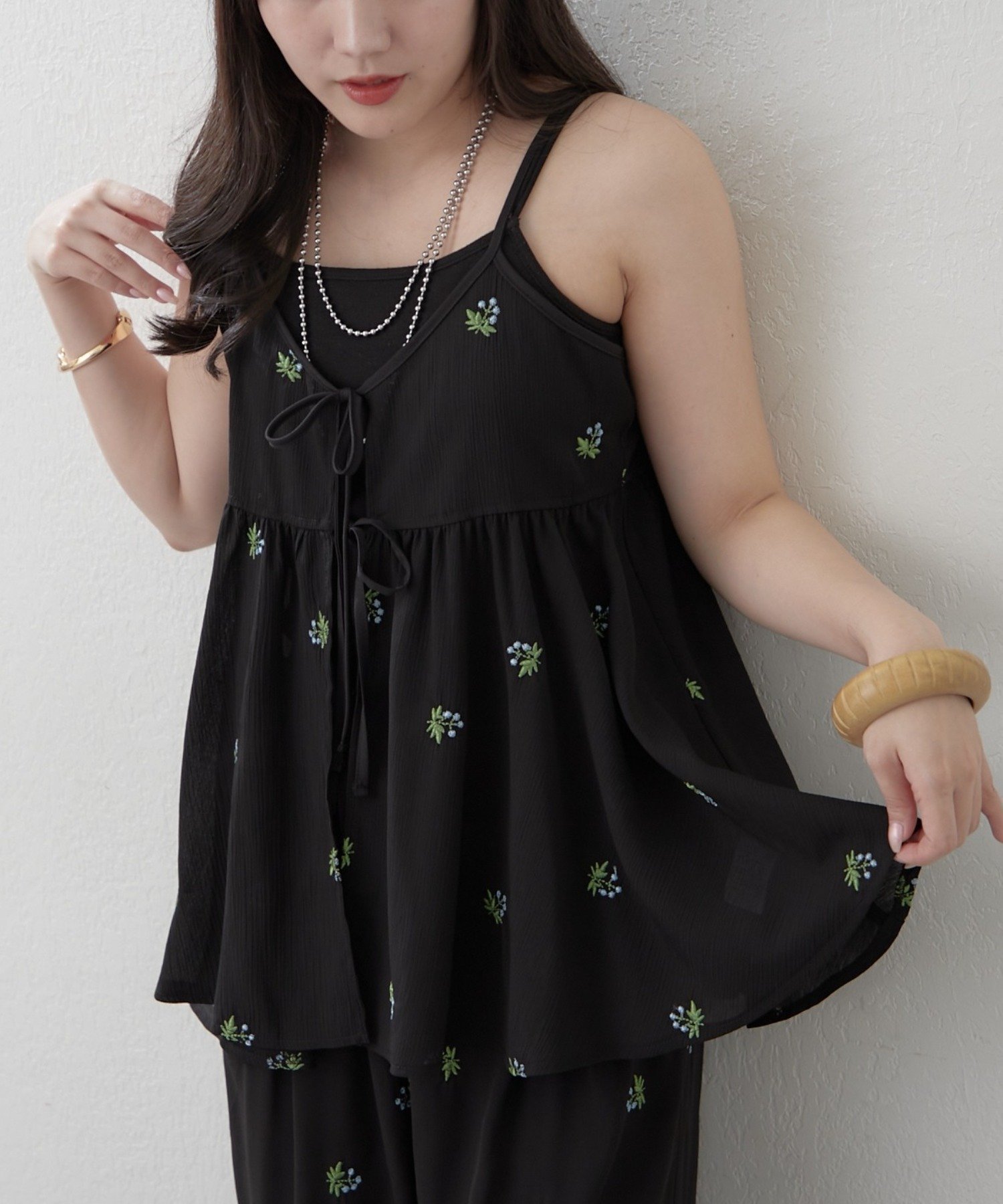 【アンドフォーエバー/RMAF】の【SETUP】花刺繍キャミチュニックブラウス インテリア・キッズ・メンズ・レディースファッション・服の通販 founy(ファウニー) 　ファッション　Fashion　レディースファッション　Fashion for Women　トップス・カットソー　Cut & Sew Tops　キャミソール&ノースリーブ　Camisoles & Sleeveless Tops　シャツ・ブラウス・オフィスカジュアル　Elegant Blouses & Button-Ups　2026年　2026　2026春夏・S/S　Spring/Summer 2026 SS26　セットアップ　Set-Up, Coordinated Outfit　チュニック　Tunic, Long Top　再入荷　Restock / Back in Stock　ブラック|ID: prp329100004985086 ipo3291000000037342402