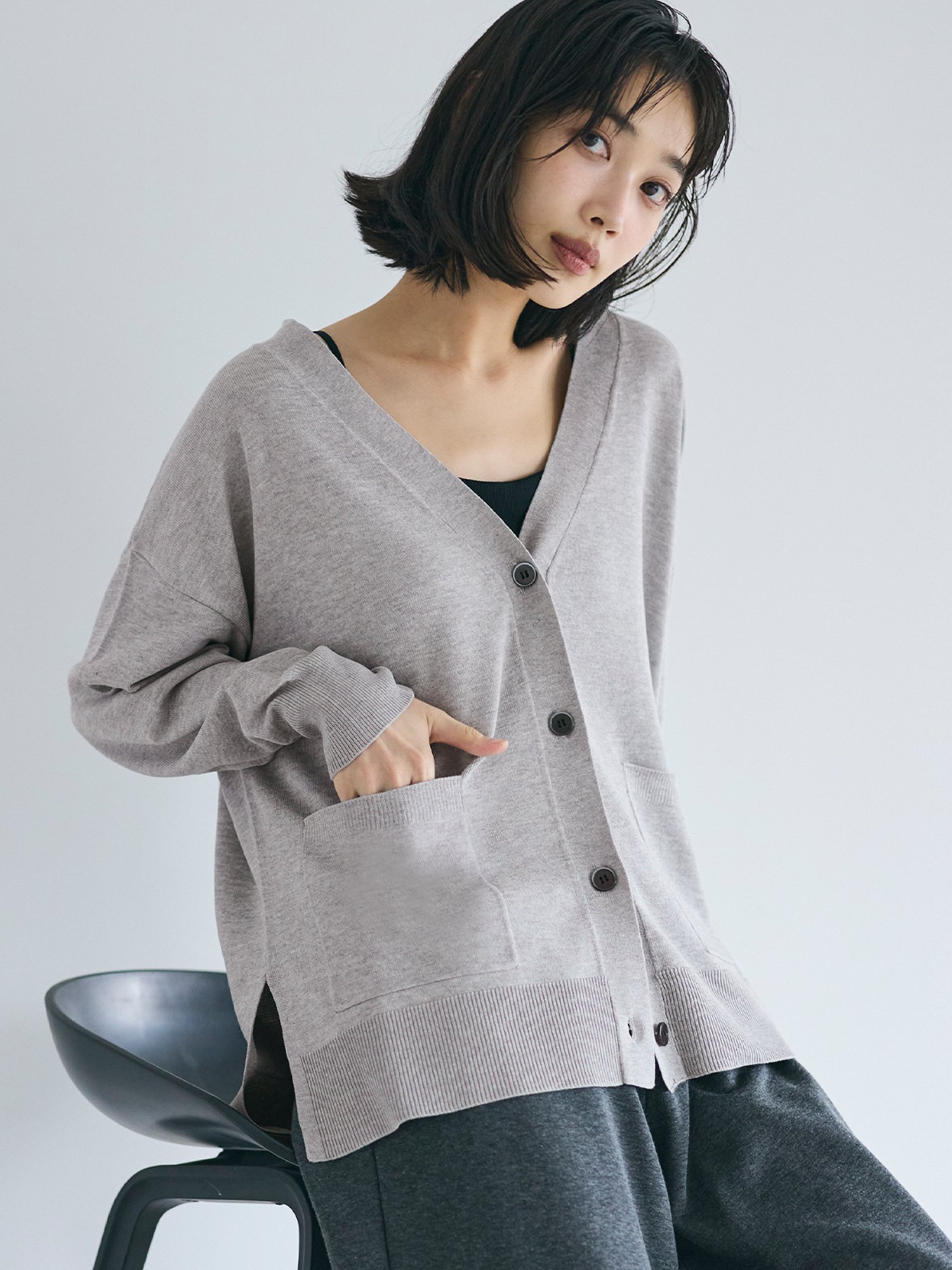【コカ/COCA】の【UVカット】ビッグカーディガン インテリア・キッズ・メンズ・レディースファッション・服の通販 founy(ファウニー) 　ファッション　Fashion　レディースファッション　Fashion for Women　トップス・カットソー　Cut & Sew Tops　カーディガン・羽織り　Layered Style Cardigans　春　Spring　カーディガン　Cardigan, Knitwear　シンプル　Simple, Minimal　タンク　Tank Top, Sleeveless Top　長袖　Long Sleeve, Full Sleeve　バランス　Balance, Style Balance　ビッグ　Big, Oversized　ベーシック　Basic, Essential　ポケット　Pocket, Pocket Detail　無地　Plain, Solid Color　ロング　Long, Long-Length　夏　Summer　ビジネス 仕事 通勤　Business / Work / Commuting　2026年　2026　2026春夏・S/S　Spring/Summer 2026 SS26　Gray|ID: prp329100004985102 ipo3291000000037342473