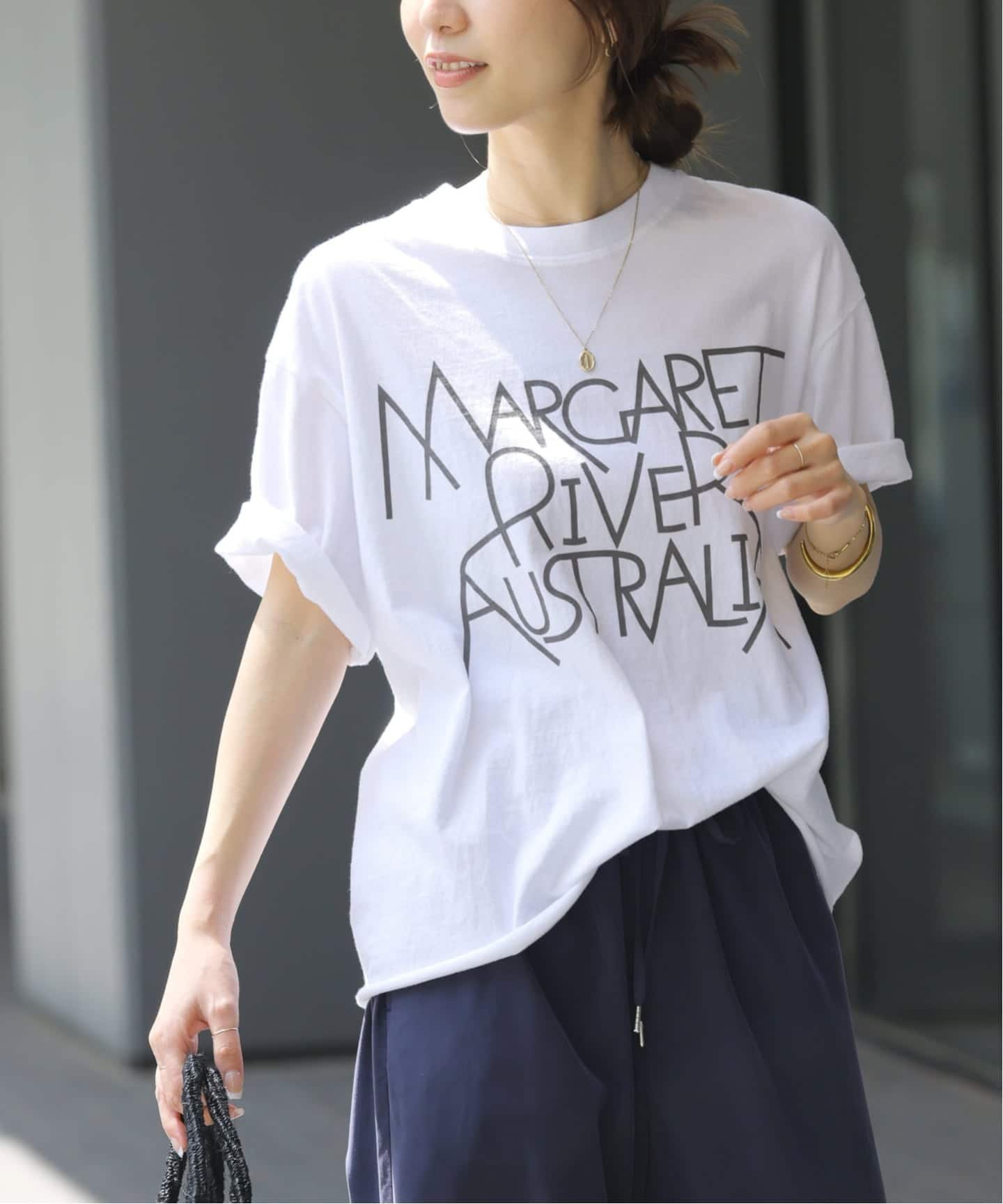 【ジャーナルスタンダード レリューム/JOURNAL STANDARD relume】の《追加 》別注【THE DAY ON THE BEACH】カットオフTシャツ 大人の最旬トレンドファッション＆コーディネート founy(ファウニー) 　ファッション　Fashion　レディースファッション　Fashion for Women　トップス・カットソー　Cut & Sew Tops　シャツ・ブラウス・オフィスカジュアル　Elegant Blouses & Button-Ups　ロングTシャツ・Tシャツ　Longline T-Shirts & Tees　カットオフ　Cut-Off Design　カリフォルニア　California, Cali Style　グラフィック　Graphic, Graphic Design　コレクション　Collection, Seasonal Line　今季　This Season, Current Season　シンプル　Simple, Minimal　ビーチ　Beach, Seaside　別注　Limited Edition, Custom Order　モダン　Modern, Contemporary　リラックス　Relax, Relaxed Fit　A/W・秋冬　Autumn/Winter　2026年　2026　2026春夏・S/S　Spring/Summer 2026 SS26　 other-1|ID: prp329100004985123 ipo3291000000037342608