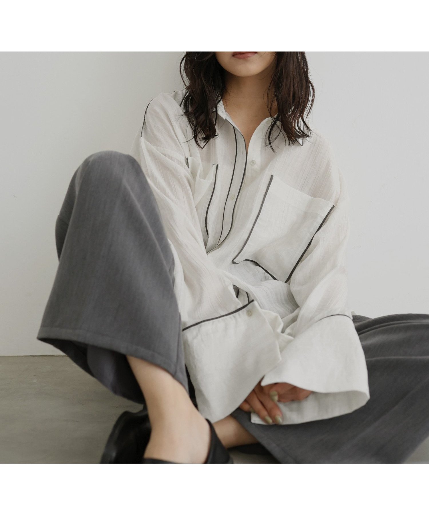【ヘラム/hellam】の配色パイピング オーバーサイズシアーシャツ インテリア・キッズ・メンズ・レディースファッション・服の通販 founy(ファウニー) 　ファッション　Fashion　レディースファッション　Fashion for Women　トップス・カットソー　Cut & Sew Tops　シャツ・ブラウス・オフィスカジュアル　Elegant Blouses & Button-Ups　パイピング　Piping, Trim Design　人気　Popular, Best Seller　ホワイト|ID: prp329100004985131 ipo3291000000037365865
