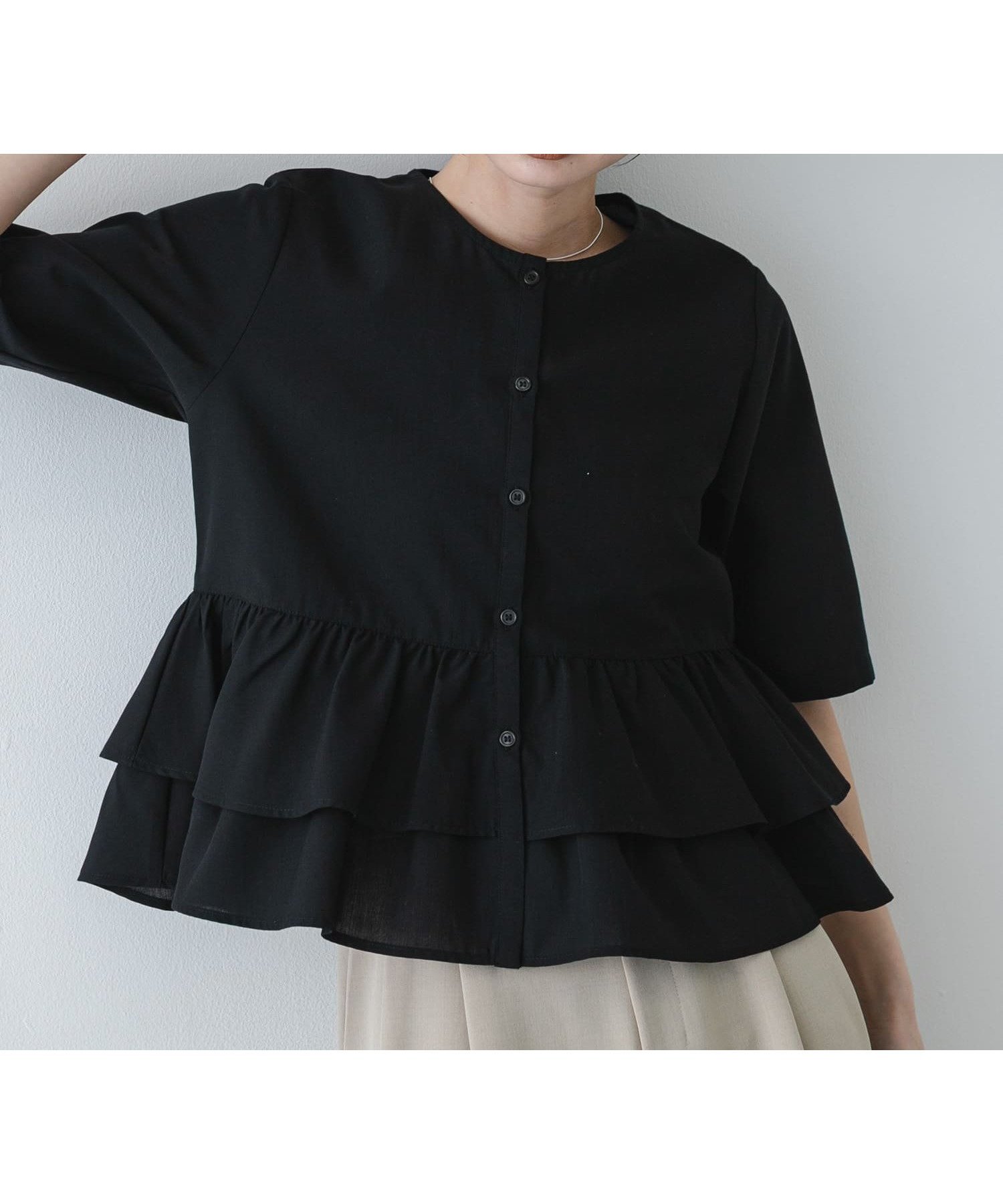 【センスオブプレイス/SENSE OF PLACE by URBAN RESEARCH】のフリルペプラムブラウス インテリア・キッズ・メンズ・レディースファッション・服の通販 founy(ファウニー) 　ファッション　Fashion　レディースファッション　Fashion for Women　トップス・カットソー　Cut & Sew Tops　シャツ・ブラウス・オフィスカジュアル　Elegant Blouses & Button-Ups　シンプル　Simple, Minimal　スマート　Smart, Elegant　デニム　Denim, Jeans Material　バランス　Balance, Style Balance　フリル　Frill, Ruffle　S/S・春夏　SS, Spring/Summer, Warm Season　夏　Summer　2026年　2026　2026春夏・S/S　Spring/Summer 2026 SS26　ブラック|ID: prp329100004985135 ipo3291000000037349813