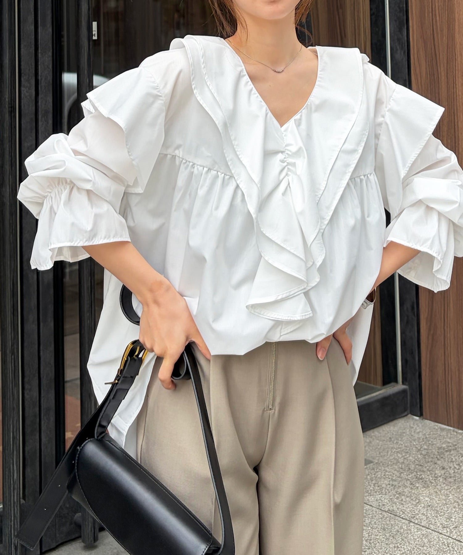 【ラナン/Ranan】のRanan/ビッグカラーフリルブラウス インテリア・キッズ・メンズ・レディースファッション・服の通販 founy(ファウニー) 　ファッション　Fashion　レディースファッション　Fashion for Women　トップス・カットソー　Cut & Sew Tops　シャツ・ブラウス・オフィスカジュアル　Elegant Blouses & Button-Ups　オケージョン　Occasion Wear　ギャザー　Gathered, Ruffled　今季　This Season, Current Season　ストライプ　Stripe, Striped Pattern　スラックス　Slacks, Dress Pants　スリーブ　Sleeve, Long Sleeve / Short Sleeve　スーツ　Suit, Formalwear　セットアップ　Set-Up, Coordinated Outfit　デコルテ　Décolleté, Neckline　デニム　Denim, Jeans Material　トレンド　Trend, Trending Now　フェミニン　Feminine, Girly　フリル　Frill, Ruffle　ポケット　Pocket, Pocket Detail　ワイド　Wide, Wide Fit　再入荷　Restock / Back in Stock　おすすめ　Recommended / Our Picks　セレモニー　Ceremony　OW|ID: prp329100004985139 ipo3291000000037342710