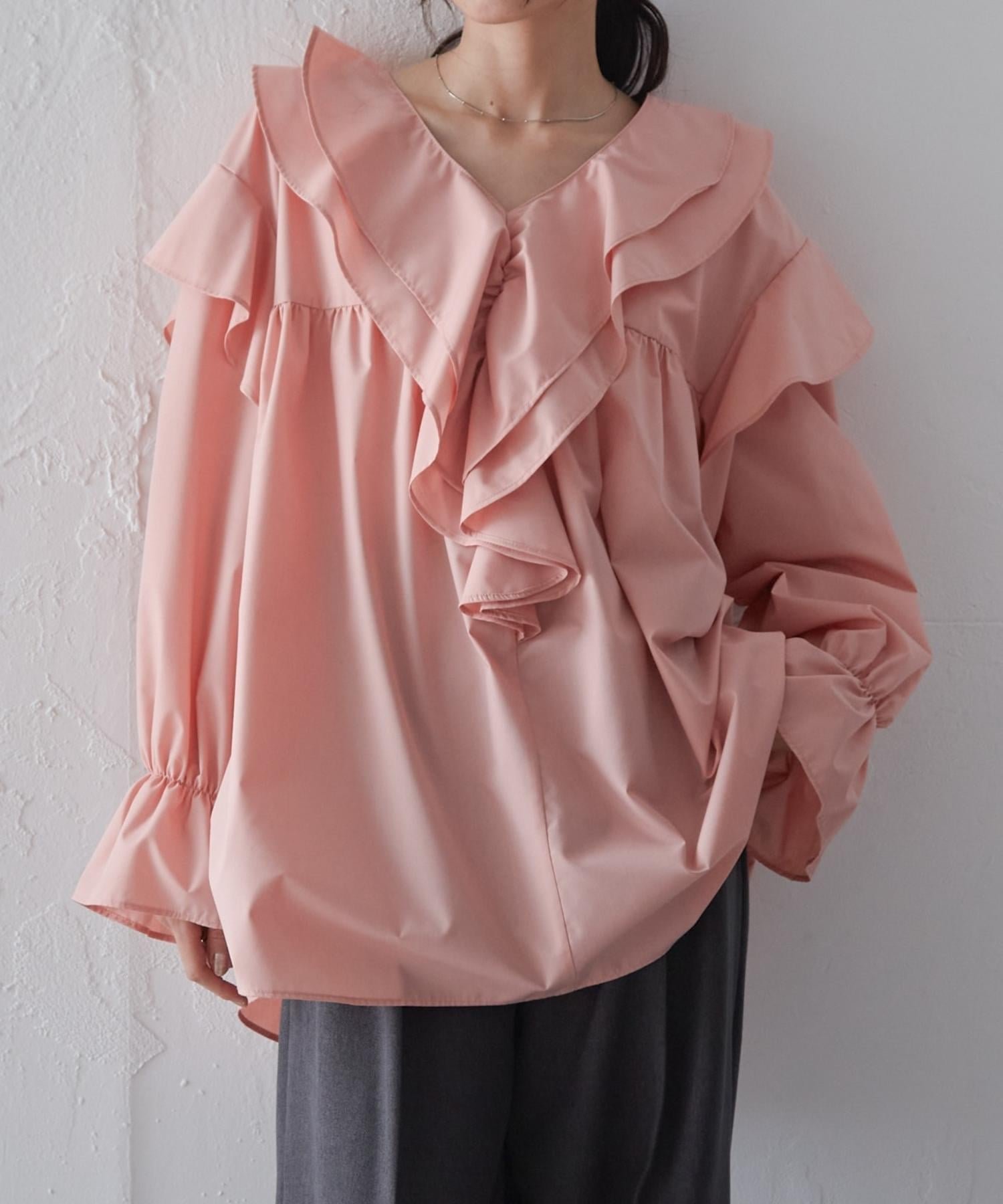 【ラナン/Ranan】のRanan/ビッグカラーフリルブラウス インテリア・キッズ・メンズ・レディースファッション・服の通販 founy(ファウニー) 　ファッション　Fashion　レディースファッション　Fashion for Women　トップス・カットソー　Cut & Sew Tops　シャツ・ブラウス・オフィスカジュアル　Elegant Blouses & Button-Ups　オケージョン　Occasion Wear　ギャザー　Gathered, Ruffled　今季　This Season, Current Season　ストライプ　Stripe, Striped Pattern　スラックス　Slacks, Dress Pants　スリーブ　Sleeve, Long Sleeve / Short Sleeve　スーツ　Suit, Formalwear　セットアップ　Set-Up, Coordinated Outfit　デコルテ　Décolleté, Neckline　デニム　Denim, Jeans Material　トレンド　Trend, Trending Now　フェミニン　Feminine, Girly　フリル　Frill, Ruffle　ポケット　Pocket, Pocket Detail　ワイド　Wide, Wide Fit　再入荷　Restock / Back in Stock　おすすめ　Recommended / Our Picks　セレモニー　Ceremony　コーラルピンク|ID: prp329100004985139 ipo3291000000037342713