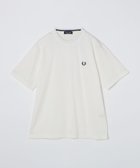 【シップス/SHIPS / MEN】の【SHIPS別注】FRED PERRY COOLMAX 鹿の子 ワンポイント ロゴ Tシャツ 25SS 大人の最旬トレンドファッション＆コーディネート founy(ファウニー) ファッション Fashion メンズファッション Fashion for Men インナー Innerwear 吸水 Absorbent, Quick-Dry 鹿の子 Piqué, Kanoko Fabric スタイリッシュ Stylish, Fashionable ベスト Vest, Waistcoat ポロシャツ Polo Shirt, Collared Tee 別注 Limited Edition, Custom Order ミックス Mix, Mixed Style ロンドン London Style, British Inspired ワンポイント One Point, Statement Accent エレガント 上品 Elegant 2025年 2025 2025春夏・S/S Spring/Summer 2025 SS25 thumbnail ホワイト|ID: prp329100004985155 ipo3291000000037342793
