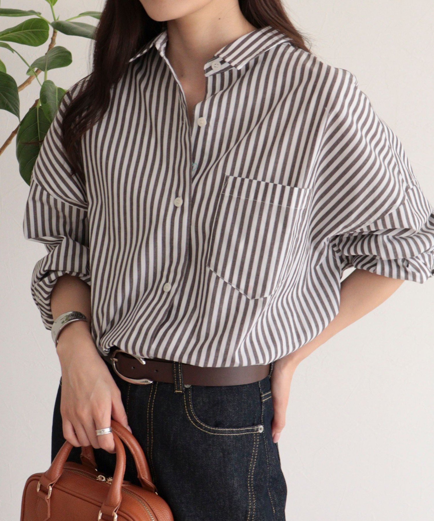 【フレディ&グロスター/FREDY&GLOSTER】の汗染み軽減加工COTTONオーバーシャツ インテリア・キッズ・メンズ・レディースファッション・服の通販 founy(ファウニー) 　ファッション　Fashion　レディースファッション　Fashion for Women　トップス・カットソー　Cut & Sew Tops　シャツ・ブラウス・オフィスカジュアル　Elegant Blouses & Button-Ups　2026年　2026　2026春夏・S/S　Spring/Summer 2026 SS26　おすすめ　Recommended / Our Picks　ブルゾン　Blouson, Bomber Jacket　ロング　Long, Long-Length　ワンポイント　One Point, Statement Accent　ブラウン系その他|ID: prp329100004985448 ipo3291000000037344799