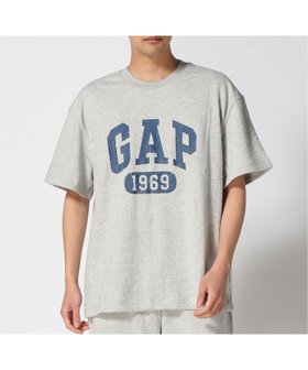 【ギャップ/GAP】のヴィンテージソフト フレンチテリー GAPロゴ スウェットシャツ 大人の最旬トレンドファッション＆コーディネート founy(ファウニー) ファッション Fashion レディースファッション Fashion for Women トップス・カットソー Cut & Sew Tops シャツ・ブラウス・オフィスカジュアル Elegant Blouses & Button-Ups レディースパーカー・カジュアルフーディー Casual Hoodies & Sweatshirts スウェット・クルーネックトップス Sweatshirts & Crewnecks / Relaxed Fit Sweat Tops ヴィンテージ Vintage Style クラシック Classic, Timeless Style ストレート Straight, Straight Cut トレーナー Sweatshirt, Trainer フィット Fit, Slim Fit フレンチ French, French Style フロント Front, Front Design 半袖 Short Sleeve, Half Sleeve リアル Real, Realistic リラックス Relax, Relaxed Fit ルーズ Loose, Oversized ループ Loop, Loop Knit おすすめ Recommended / Our Picks |ID:prp329100004985456