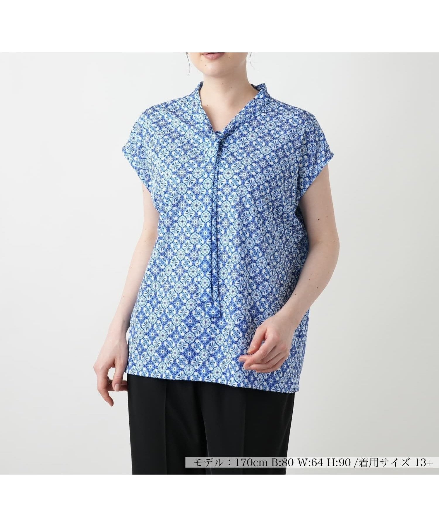 【レリアンプラスハウス/Leilian PLUS HOUSE】の幾何学柄ボウタイブラウス【ROCHAS Premiere】 大人の最旬トレンドファッション＆コーディネート founy(ファウニー) 　ファッション　Fashion　レディースファッション　Fashion for Women　トップス・カットソー　Cut & Sew Tops　シャツ・ブラウス・オフィスカジュアル　Elegant Blouses & Button-Ups　ウォッシャブル　Machine Washable　オリエンタル　Oriental Pattern　シンプル　Simple, Minimal　スリーブ　Sleeve, Long Sleeve / Short Sleeve　フェミニン　Feminine, Girly　フレンチ　French, French Style　フロント　Front, Front Design　ボトム　Bottoms, Lower Wear　ポケット　Pocket, Pocket Detail　ループ　Loop, Loop Knit　エレガント 上品　Elegant　夏　Summer　 other-1|ID: prp329100004985489 ipo3291000000037345069