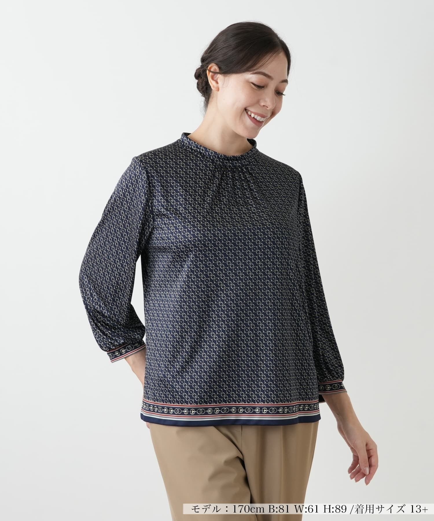 【レリアンプラスハウス/Leilian PLUS HOUSE】のプリントスタンドカラーカットソー 大人の最旬トレンドファッション＆コーディネート founy(ファウニー) 　ファッション　Fashion　レディースファッション　Fashion for Women　トップス・カットソー　Cut & Sew Tops　カットソー・ベーシックTシャツ　Cut-and-Sewn Tops / Stretch Tees & Basics　アンティーク　Antique-Inspired　ウォッシャブル　Machine Washable　カットソー　Cut and Sewn Top　ギャザー　Gathered, Ruffled　クラシカル　Classical, Vintage-Inspired　スカーフ　Scarf, Neckwear　セットアップ　Set-Up, Coordinated Outfit　チェーン　Chain, Chain Strap　ボーダー　Border, Stripe　ポケット　Pocket, Pocket Detail　エレガント 上品　Elegant　秋　Autumn　 other-1|ID: prp329100004985499 ipo3291000000037345103
