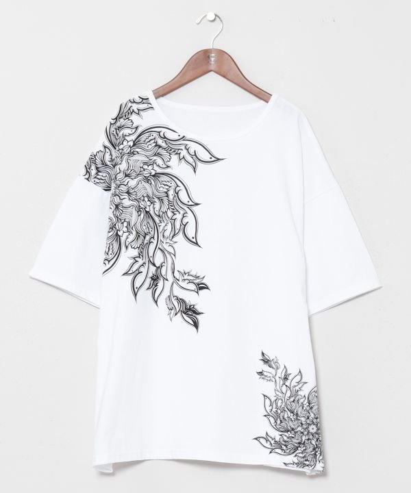 【アミナコレクション/Amina Collection】の【チャイハネ】サウィドメンズTシャツ【Amina×VORRUK】 インテリア・キッズ・メンズ・レディースファッション・服の通販 founy(ファウニー) 　ファッション　Fashion　レディースファッション　Fashion for Women　トップス・カットソー　Cut & Sew Tops　シャツ・ブラウス・オフィスカジュアル　Elegant Blouses & Button-Ups　ロングTシャツ・Tシャツ　Longline T-Shirts & Tees　コラボ　Collaboration, Collab　ボックス　Boxy, Box Shape　モチーフ　Motif, Design Theme　ホワイト|ID: prp329100004985529 ipo3291000000037345250