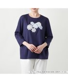 【レリアンプラスハウス/Leilian PLUS HOUSE】の【店頭人気】フラワーモチーフ七分袖カットソー 大人の最旬トレンドファッション＆コーディネート founy(ファウニー) ファッション Fashion レディースファッション Fashion for Women トップス・カットソー Cut & Sew Tops カットソー・ベーシックTシャツ Cut-and-Sewn Tops / Stretch Tees & Basics 花柄・フラワープリント・モチーフ Floral Prints & Motifs / Flower Pattern Tops ウォッシャブル Machine Washable カットソー Cut and Sewn Top カーディガン Cardigan, Knitwear シンプル Simple, Minimal ジャケット Jacket, Outerwear ストライプ Stripe, Striped Pattern バランス Balance, Style Balance ビジュー Bijou, Jewel-like Accent フィット Fit, Slim Fit フラワー Flower, Floral ポケット Pocket, Pocket Detail モチーフ Motif, Design Theme 人気 Popular, Best Seller 夏 Summer thumbnail ネイビー系|ID: prp329100004985552 ipo3291000000037345412