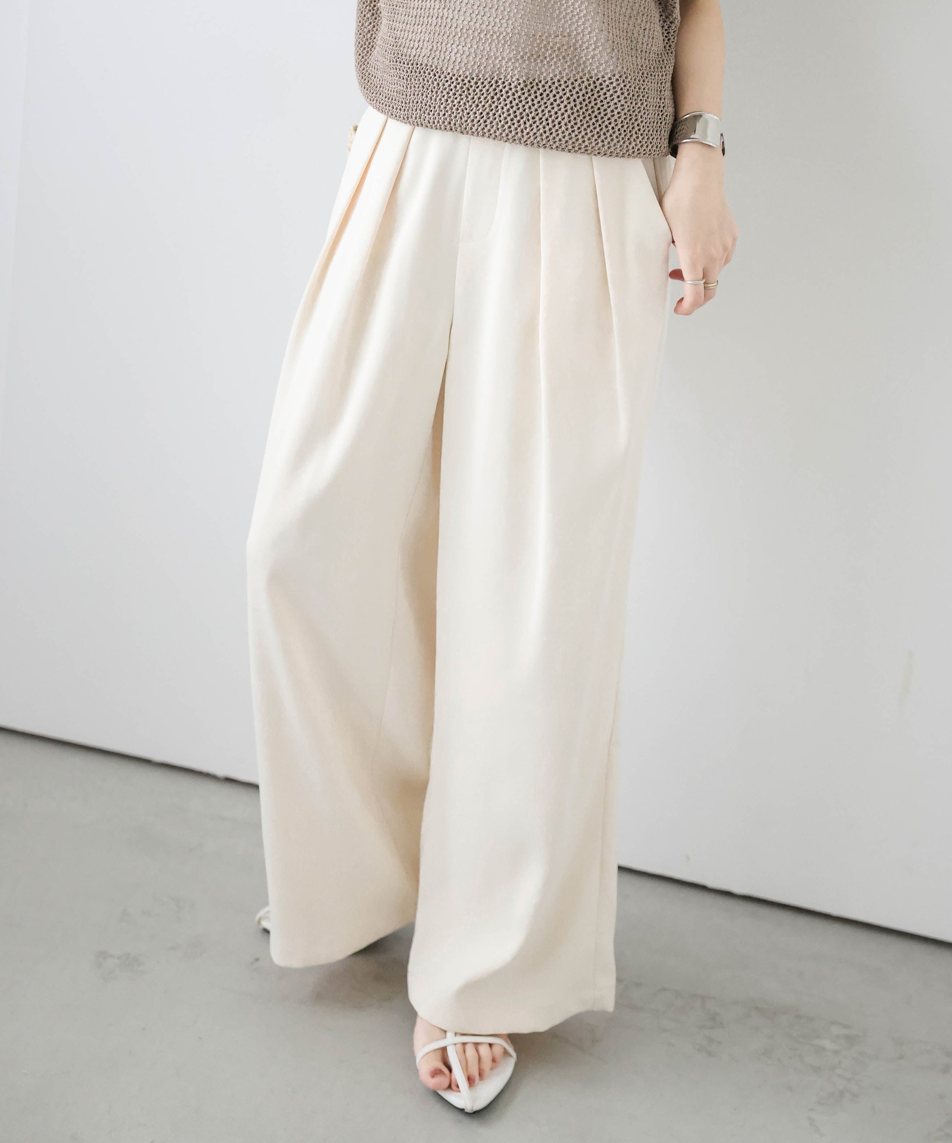 【ラジュール/Lajour】の【日本製】タックワイドパンツ 大人の最旬トレンドファッション＆コーディネート founy(ファウニー) 　ファッション　Fashion　レディースファッション　Fashion for Women　パンツ　Pants & Trousers　なめらか　Smooth, Silky Texture　ツイル　Twist, Twisted Detail　フロント　Front, Front Design　ワイド　Wide, Wide Fit　エレガント 上品　Elegant　日本製　Made In Japan　 other-1|ID: prp329100004985579 ipo3291000000037345587