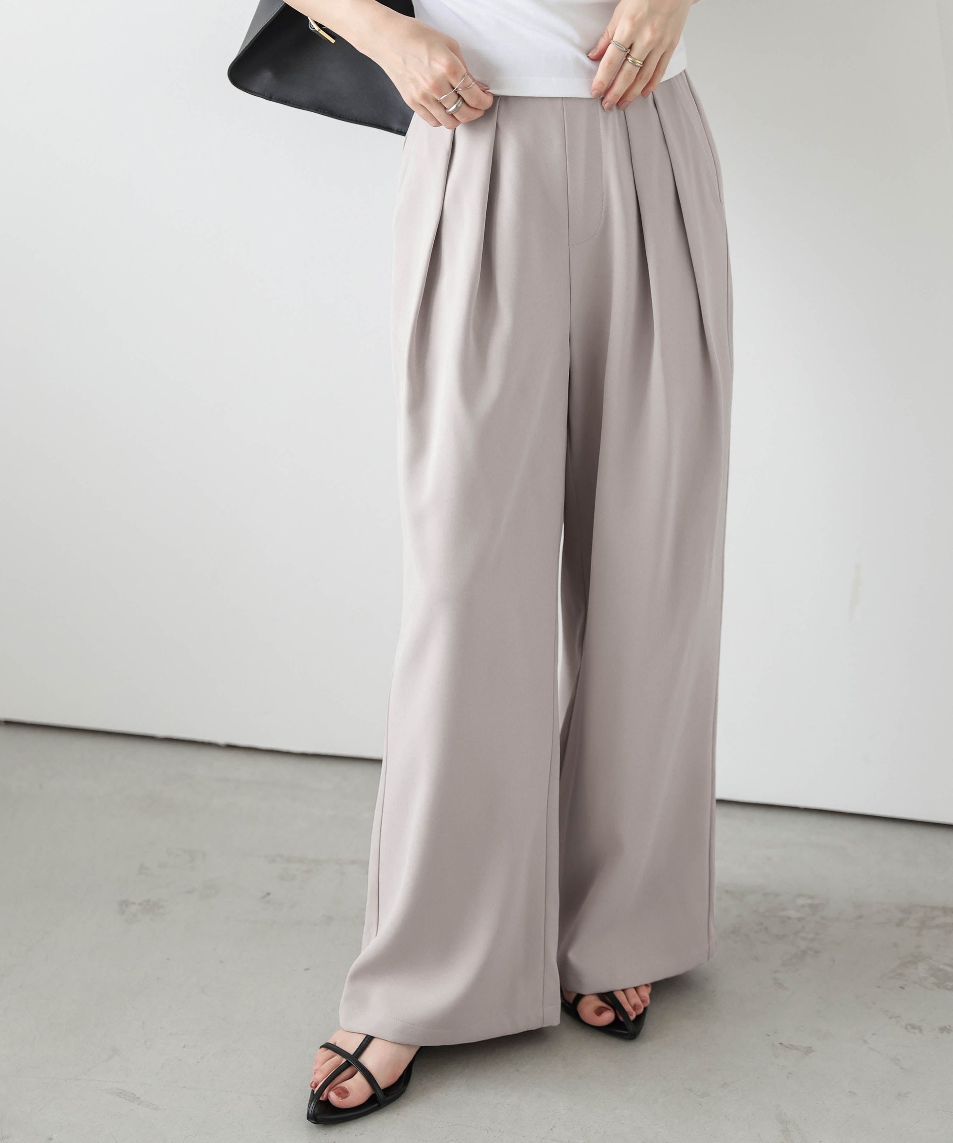【ラジュール/Lajour】の【日本製】タックワイドパンツ インテリア・キッズ・メンズ・レディースファッション・服の通販 founy(ファウニー) 　ファッション　Fashion　レディースファッション　Fashion for Women　パンツ　Pants & Trousers　なめらか　Smooth, Silky Texture　ツイル　Twist, Twisted Detail　フロント　Front, Front Design　ワイド　Wide, Wide Fit　エレガント 上品　Elegant　日本製　Made In Japan　グレージュ|ID: prp329100004985579 ipo3291000000037345592