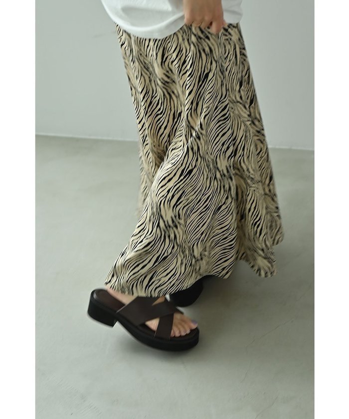 【マージュール/marjour】のNUANCE ZEBRA SKIRT インテリア・キッズ・メンズ・レディースファッション・服の通販 founy(ファウニー) https://founy.com/ ファッション Fashion レディースファッション Fashion for Women スカート Skirts シンプル Simple, Minimal ストレッチ Stretch, Stretchy Fabric バランス Balance, Style Balance フレア Flare, Flared ポケット Pocket, Pocket Detail |ID: prp329100004985588 ipo3291000000037345635