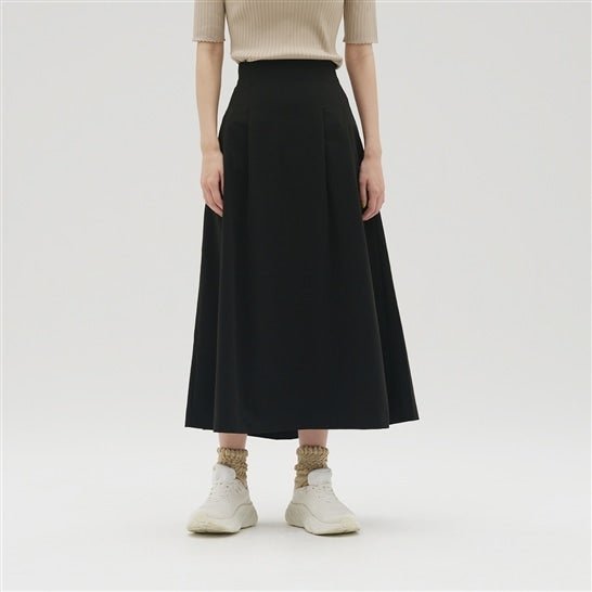 【ニューバランス/new balance】のMET24 Tuck Skirt インテリア・キッズ・メンズ・レディースファッション・服の通販 founy(ファウニー) 　ファッション　Fashion　レディースファッション　Fashion for Women　スカート　Skirts　ストレッチ　Stretch, Stretchy Fabric　スニーカー　Sneakers, Trainers　ドレープ　Drape, Draping Fabric　フレア　Flare, Flared　フロント　Front, Front Design　BKブラック|ID: prp329100004985591 ipo3291000000037345688