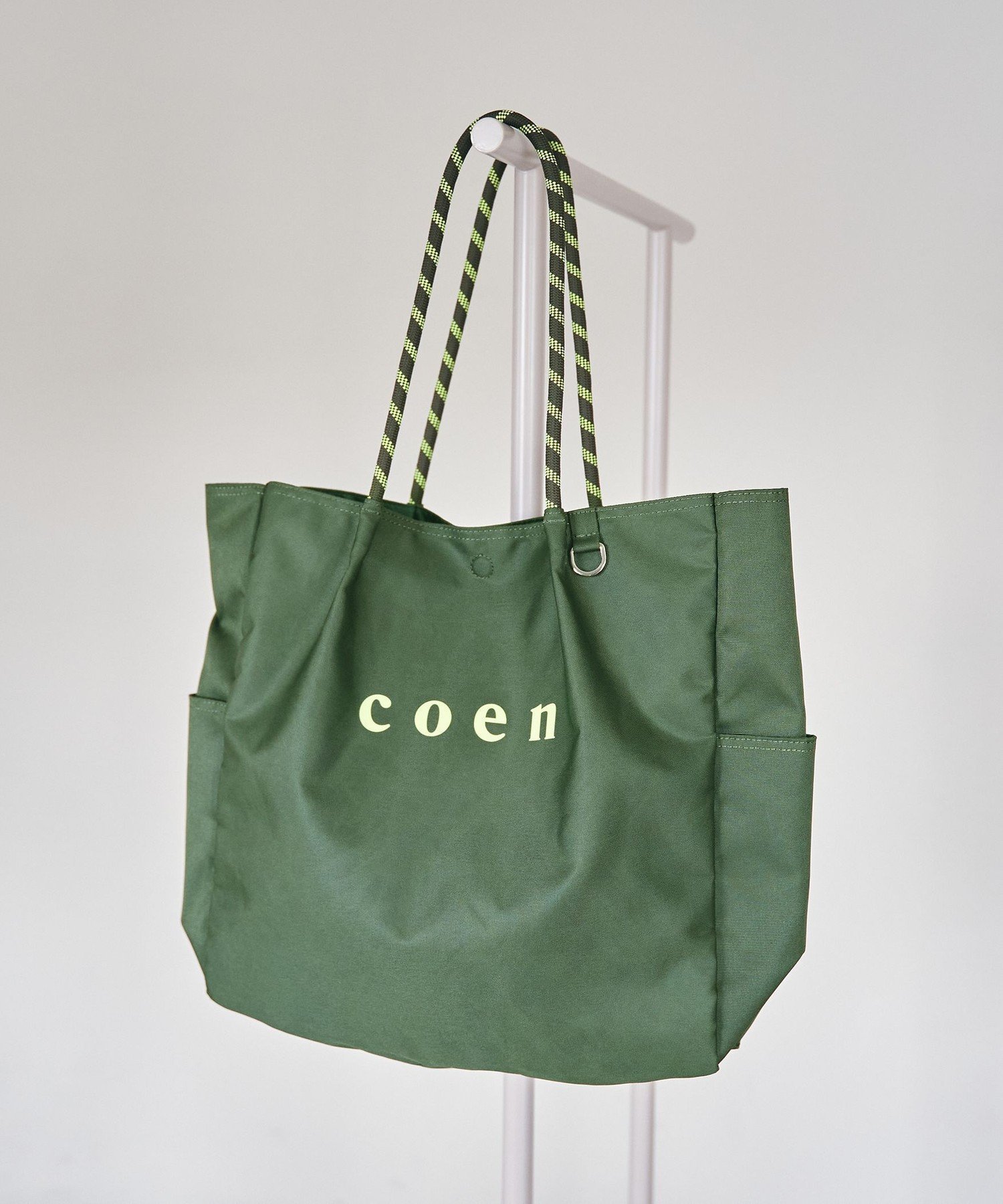【コーエン/COEN】の【再入荷・新色登場】 coen(コーエン) ロゴ ポリキャンバストートバッグ(Lサイズ) インテリア・キッズ・メンズ・レディースファッション・服の通販 founy(ファウニー) 　ファッション　Fashion　レディースファッション　Fashion for Women　バッグ　Bags　2026年　2026　2026春夏・S/S　Spring/Summer 2026 SS26　アウトドア　Outdoor Clothing　フィット　Fit, Slim Fit　ポケット　Pocket, Pocket Detail　再入荷　Restock / Back in Stock　旅行　Travel　OLIVE|ID: prp329100004985652 ipo3291000000037345986