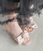 【ランダ/RANDA】のリボンデザインスクエアトゥミュールサンダル 大人の最旬トレンドファッション＆コーディネート founy(ファウニー) ファッション Fashion レディースファッション Fashion for Women クッション Cushion, Throw Pillow リボン Ribbon, Bow エレガント 上品 Elegant thumbnail PINK|ID: prp329100004985665 ipo3291000000037346061