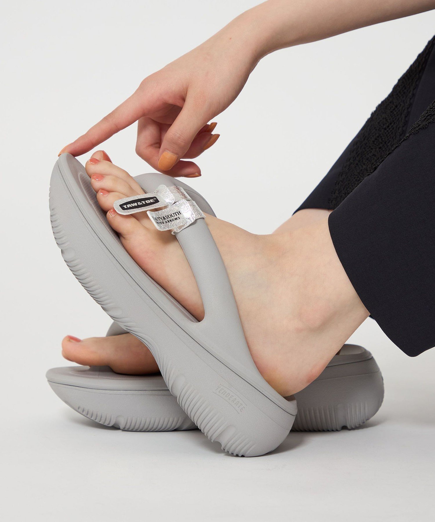 【ユナイテッドアローズ/UNITED ARROWS】の【国内EXCLUSIVE】 TAW TOE ZEROVITY PLUMPY グレー/サンダル 大人の最旬トレンドファッション＆コーディネート founy(ファウニー) 　ファッション　Fashion　レディースファッション　Fashion for Women　厚底　Platform Shoes　サンダル　Sandals, Summer Shoes　シューズ　Shoes, Footwear　シルバー　Silver, Metallic Silver　バランス　Balance, Style Balance　プリント　Print, Printed Pattern　ワイド　Wide, Wide Fit　アウトレット　Outlet / Clearance　夏　Summer　 other-1|ID: prp329100004985675 ipo3291000000037346099
