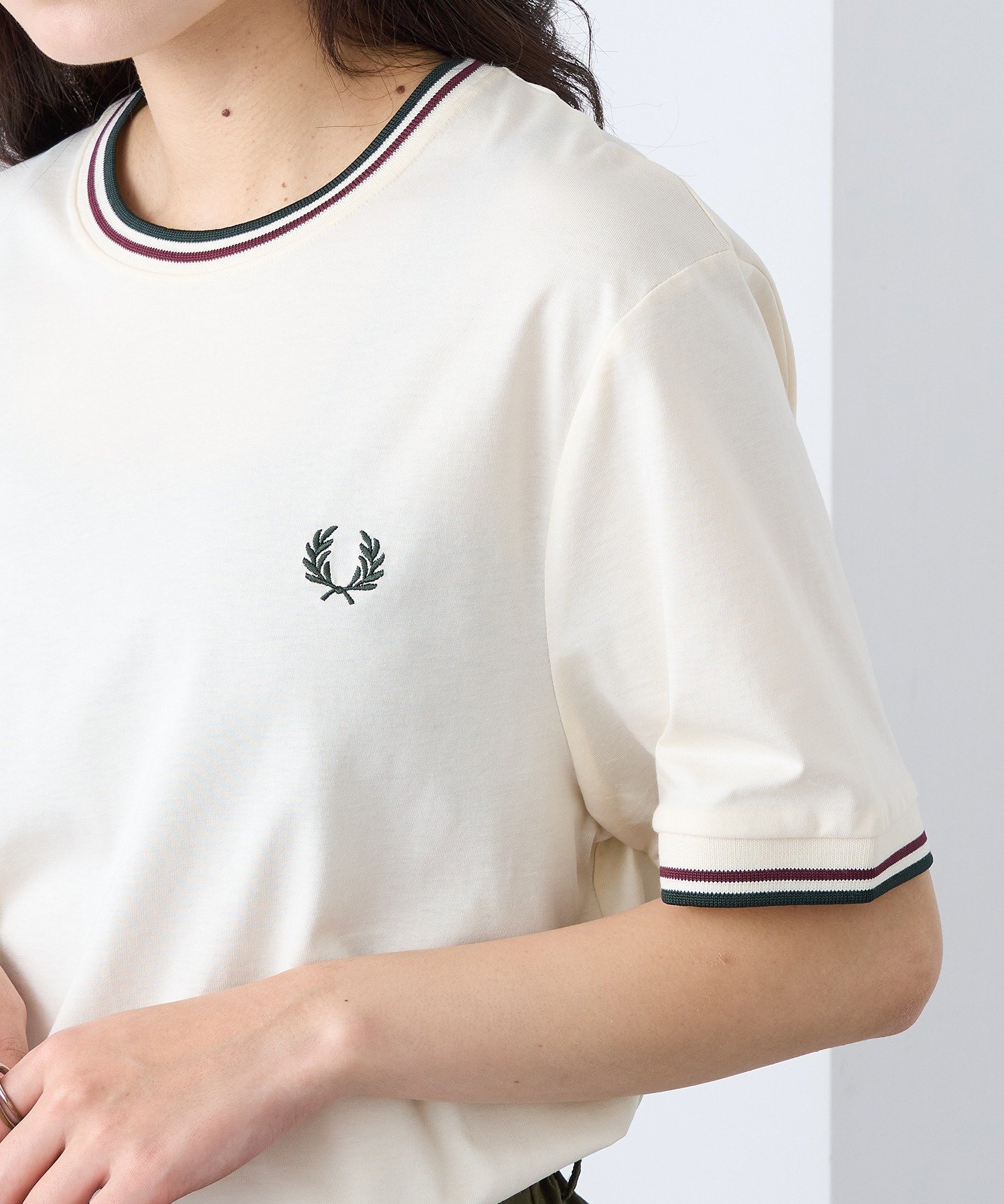 【カセットチャート/Cassette Chart】のFRED PERRY/TWIN TIPPED T-SHIRT M1588 フレッドペリー Tシャツ インテリア・キッズ・メンズ・レディースファッション・服の通販 founy(ファウニー) 　ファッション　Fashion　レディースファッション　Fashion for Women　トップス・カットソー　Cut & Sew Tops　シャツ・ブラウス・オフィスカジュアル　Elegant Blouses & Button-Ups　ロングTシャツ・Tシャツ　Longline T-Shirts & Tees　アクセサリー　Fashion Accessories　カーゴパンツ　Cargo Pants, Utility Pants　クラシック　Classic, Timeless Style　軽量　Lightweight, Ultra Light　サンダル　Sandals, Summer Shoes　シルバー　Silver, Metallic Silver　シンプル　Simple, Minimal　スニーカー　Sneakers, Trainers　スラックス　Slacks, Dress Pants　デニム　Denim, Jeans Material　トレンド　Trend, Trending Now　人気　Popular, Best Seller　ハーフ　Half, Half-Length　フィット　Fit, Slim Fit　フォーマル　Formal, Dressy　ボトム　Bottoms, Lower Wear　ポロシャツ　Polo Shirt, Collared Tee　モッズコート　Mods Coat, Military Parka　レギュラー　Regular, Standard Fit　ワンポイント　One Point, Statement Accent　おすすめ　Recommended / Our Picks　エレガント 上品　Elegant　O.WHT|ID: prp329100004986027 ipo3291000000037348052