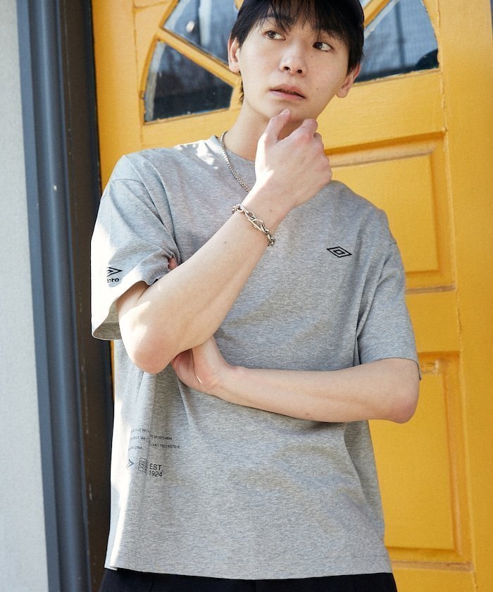 【フリークスストア/FREAK'S STORE】の吸水速乾 別注 プレーティング 天竺 グラフィック Tシャツ 限定展開 インテリア・キッズ・メンズ・レディースファッション・服の通販 founy(ファウニー) 　ファッション　Fashion　レディースファッション　Fashion for Women　トップス・カットソー　Cut & Sew Tops　シャツ・ブラウス・オフィスカジュアル　Elegant Blouses & Button-Ups　ロングTシャツ・Tシャツ　Longline T-Shirts & Tees　グラフィック　Graphic, Graphic Design　吸水　Absorbent, Quick-Dry　定番　Standard, Basic Item　プリント　Print, Printed Pattern　別注　Limited Edition, Custom Order　メンズ　Men's, Menswear　ユニセックス　Unisex, Genderless　S/S・春夏　SS, Spring/Summer, Warm Season　夏　Summer　エレガント 上品　Elegant　2026年　2026　2026春夏・S/S　Spring/Summer 2026 SS26　ライトグレー|ID: prp329100004986094 ipo3291000000037348379