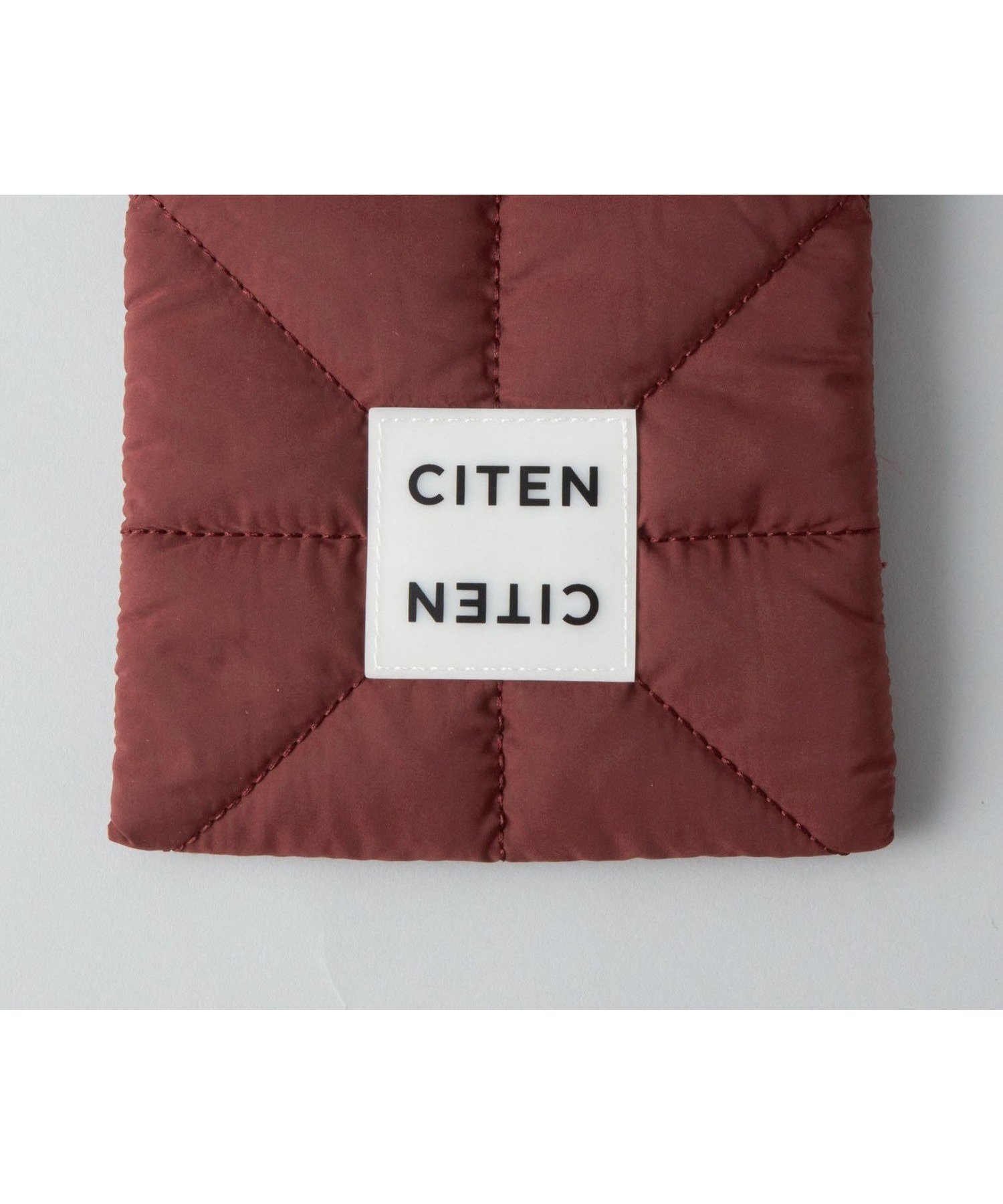 【シテン/CITEN】のCITEN パデッド ポーチ M インテリア・キッズ・メンズ・レディースファッション・服の通販 founy(ファウニー) 　ファッション　Fashion　レディースファッション　Fashion for Women　ポーチ&ミニバッグ　Pouches & Mini Bags　カラフル　Colorful Design　スクエア　Square, Square Shape　フィット　Fit, Slim Fit　ポーチ　Pouch, Small Case　A/W・秋冬　Autumn/Winter　おすすめ　Recommended / Our Picks　ギフト プレゼント　Gift / Present　WINE|ID: prp329100004986098 ipo3291000000037348402