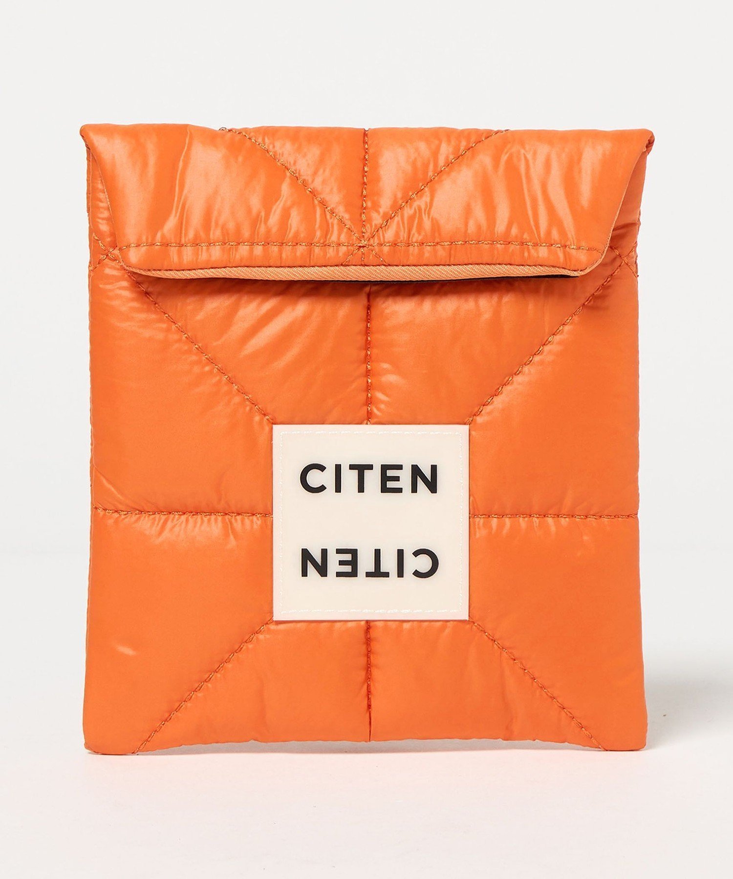 【シテン/CITEN】のCITEN パデッド ポーチ M インテリア・キッズ・メンズ・レディースファッション・服の通販 founy(ファウニー) 　ファッション　Fashion　レディースファッション　Fashion for Women　ポーチ&ミニバッグ　Pouches & Mini Bags　カラフル　Colorful Design　スクエア　Square, Square Shape　フィット　Fit, Slim Fit　ポーチ　Pouch, Small Case　A/W・秋冬　Autumn/Winter　おすすめ　Recommended / Our Picks　ギフト プレゼント　Gift / Present　ORANGE|ID: prp329100004986098 ipo3291000000037348403
