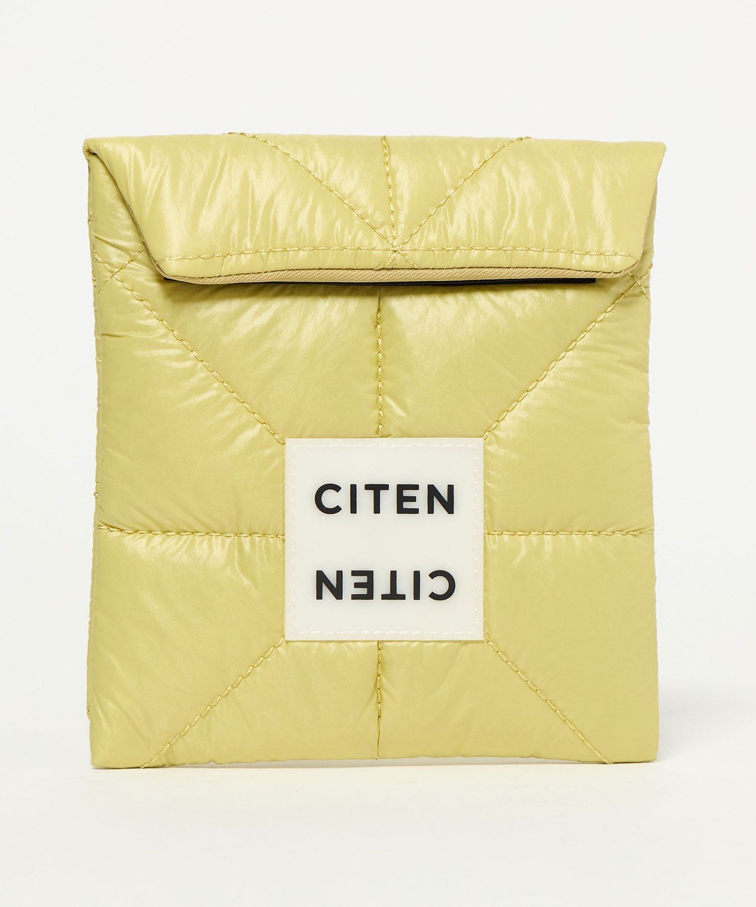 【シテン/CITEN】のCITEN パデッド ポーチ M インテリア・キッズ・メンズ・レディースファッション・服の通販 founy(ファウニー) 　ファッション　Fashion　レディースファッション　Fashion for Women　ポーチ&ミニバッグ　Pouches & Mini Bags　カラフル　Colorful Design　スクエア　Square, Square Shape　フィット　Fit, Slim Fit　ポーチ　Pouch, Small Case　A/W・秋冬　Autumn/Winter　おすすめ　Recommended / Our Picks　ギフト プレゼント　Gift / Present　CREAM|ID: prp329100004986098 ipo3291000000037348405