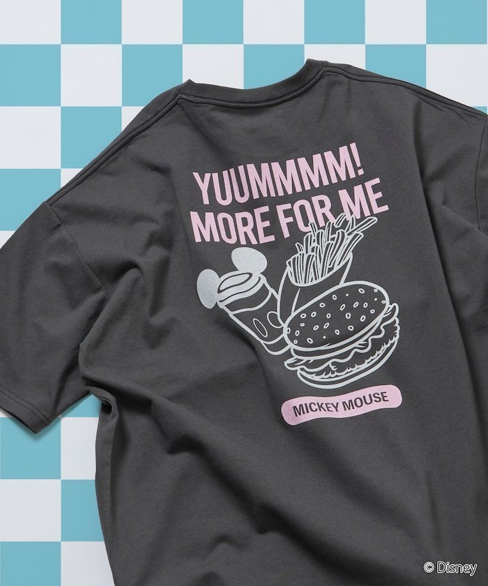【フリークスストア/FREAK'S STORE】のDISNEY/ディズニー ミッキーマウス/別注 クルーネック プリントスウェット/FOOD 【限定展開】 インテリア・キッズ・メンズ・レディースファッション・服の通販 founy(ファウニー) 　ファッション　Fashion　レディースファッション　Fashion for Women　トップス・カットソー　Cut & Sew Tops　レディースパーカー・カジュアルフーディー　Casual Hoodies & Sweatshirts　スウェット・クルーネックトップス　Sweatshirts & Crewnecks / Relaxed Fit Sweat Tops　カーゴパンツ　Cargo Pants, Utility Pants　グラフィック　Graphic, Graphic Design　ショーツ　Shorts, Short Pants　デニム　Denim, Jeans Material　トレンド　Trend, Trending Now　定番　Standard, Basic Item　人気　Popular, Best Seller　ビッグ　Big, Oversized　フィット　Fit, Slim Fit　プリント　Print, Printed Pattern　別注　Limited Edition, Custom Order　モチーフ　Motif, Design Theme　リラックス　Relax, Relaxed Fit　ワイド　Wide, Wide Fit　S/S・春夏　SS, Spring/Summer, Warm Season　おすすめ　Recommended / Our Picks　夏　Summer　2026年　2026　2026春夏・S/S　Spring/Summer 2026 SS26　スミクロ|ID: prp329100004986123 ipo3291000000037348542