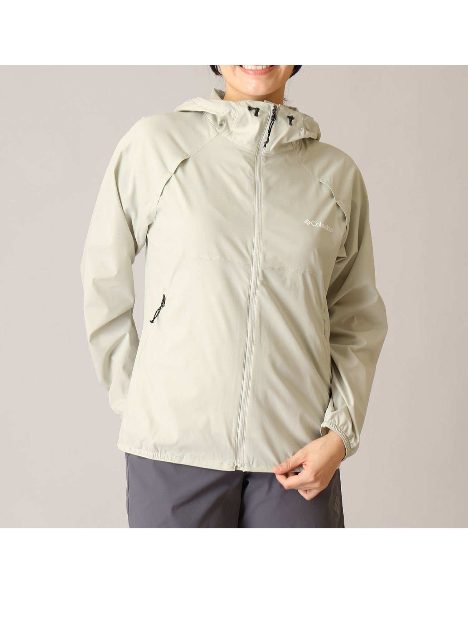 【コロンビア/Columbia】のColumbia/ ウィメンズトレイルラッシュソフトシェルジャケット /コロンビア インテリア・キッズ・メンズ・レディースファッション・服の通販 founy(ファウニー) 　ファッション　Fashion　レディースファッション　Fashion for Women　アウター　Coat / Outerwear Collection　レディースジャケット・軽アウター　Jackets　おすすめ　Recommended / Our Picks　アウトドア　Outdoor Clothing　ストレッチ　Stretch, Stretchy Fabric　スリーブ　Sleeve, Long Sleeve / Short Sleeve　ドローコード　Drawcord, Drawstring Cord　バランス　Balance, Style Balance　フィット　Fit, Slim Fit　ポケット　Pocket, Pocket Detail　軽量　Lightweight, Ultra Light　ライトカーキ[006019]|ID: prp329100004986170 ipo3291000000037348785