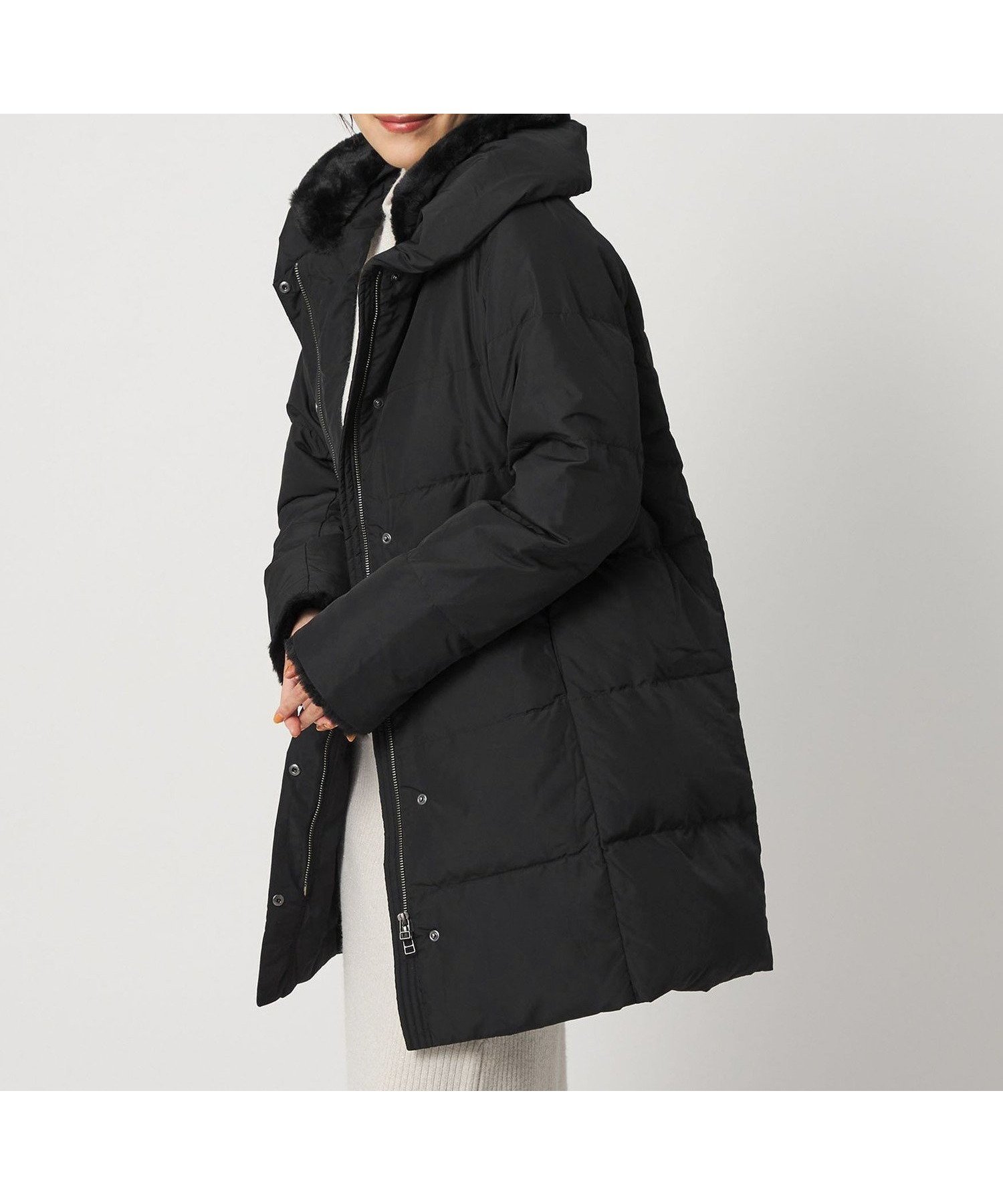 【ユナイテッドアローズ/UNITED ARROWS】のフェイクファー ショールカラー ダウンコート A DAY IN THE LIFE 大人の最旬トレンドファッション＆コーディネート founy(ファウニー) 　ファッション　Fashion　レディースファッション　Fashion for Women　アウター　Coat / Outerwear Collection　コート・ロングコート・ピーコート　Long Coats, Peacoats & More　ダウンジャケット・軽量ダウン　Warm & Lightweight Down Jackets　ショート　Short, Short Length　ショール　Shawl, Wrap　タフタ　Taffeta, Structured Fabric　ダウン　Down, Puffer　チェック　Check, Plaid, Tartan　トレンド　Trend, Trending Now　バランス　Balance, Style Balance　フェイクファー　Faux Fur, Imitation Fur　フェザー　Feather, Feather Detail　ボックス　Boxy, Box Shape　マフラー　Scarf, Muffler　ロング　Long, Long-Length　アウトレット　Outlet / Clearance　旅行　Travel　エレガント 上品　Elegant　ビジネス 仕事 通勤　Business / Work / Commuting　 other-1|ID: prp329100004986235 ipo3291000000037349308