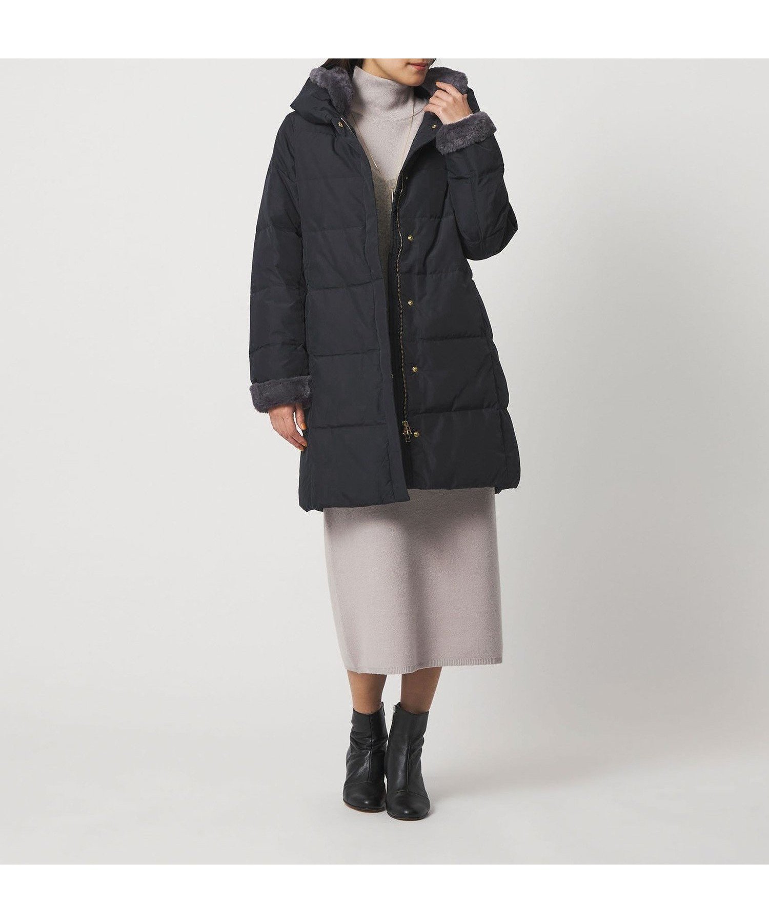 【ユナイテッドアローズ/UNITED ARROWS】のフェイクファー ショールカラー ダウンコート A DAY IN THE LIFE インテリア・キッズ・メンズ・レディースファッション・服の通販 founy(ファウニー) 　ファッション　Fashion　レディースファッション　Fashion for Women　アウター　Coat / Outerwear Collection　コート・ロングコート・ピーコート　Long Coats, Peacoats & More　ダウンジャケット・軽量ダウン　Warm & Lightweight Down Jackets　ショート　Short, Short Length　ショール　Shawl, Wrap　タフタ　Taffeta, Structured Fabric　ダウン　Down, Puffer　チェック　Check, Plaid, Tartan　トレンド　Trend, Trending Now　バランス　Balance, Style Balance　フェイクファー　Faux Fur, Imitation Fur　フェザー　Feather, Feather Detail　ボックス　Boxy, Box Shape　マフラー　Scarf, Muffler　ロング　Long, Long-Length　アウトレット　Outlet / Clearance　旅行　Travel　エレガント 上品　Elegant　ビジネス 仕事 通勤　Business / Work / Commuting　NAVY|ID: prp329100004986235 ipo3291000000037349312