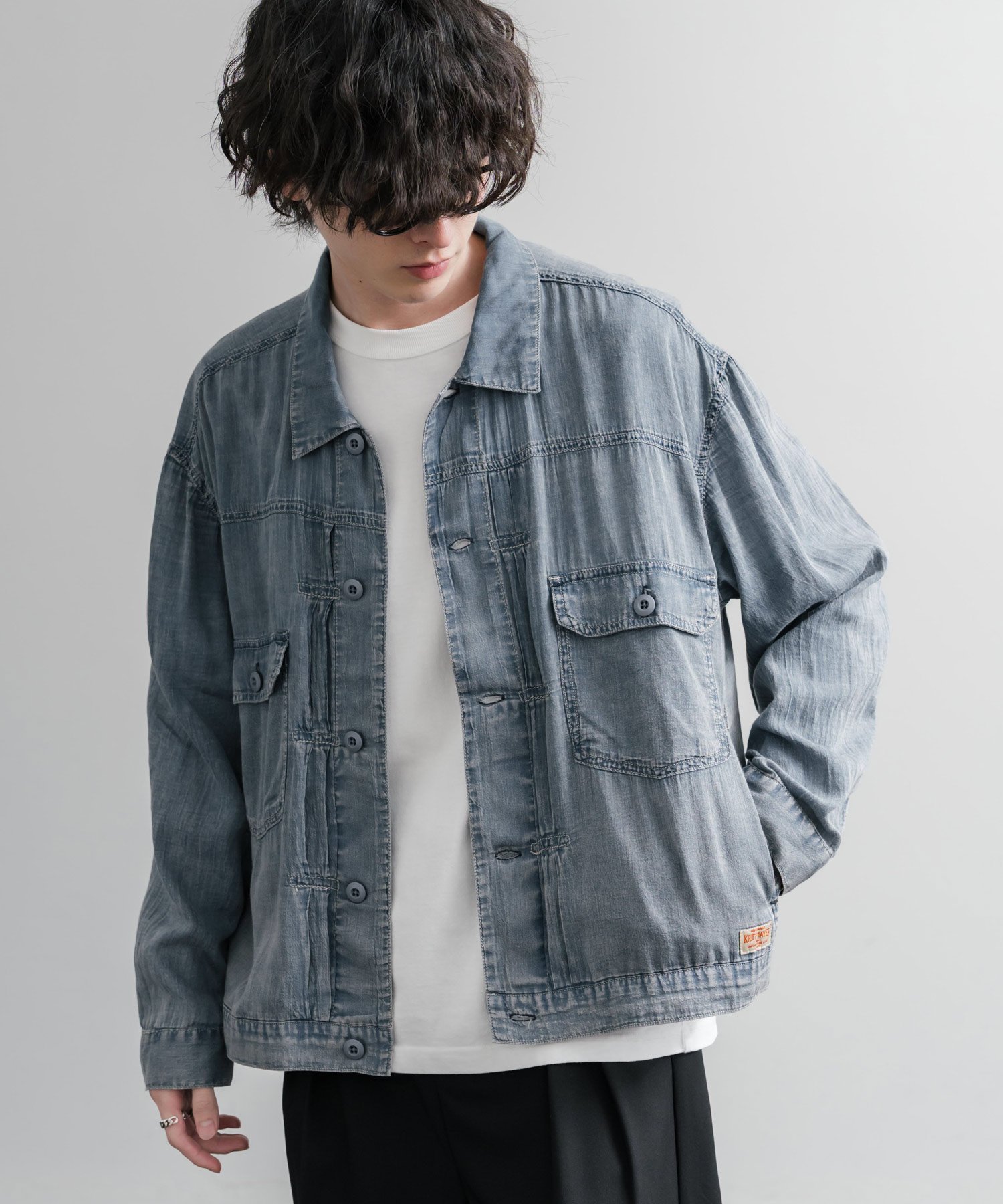 【ロッキーモンロー/Rocky Monroe】のKRIFF MAYER エアーライトデニムジャケット 2545101 インテリア・キッズ・メンズ・レディースファッション・服の通販 founy(ファウニー) 　ファッション　Fashion　レディースファッション　Fashion for Women　アウター　Coat / Outerwear Collection　レディースジャケット・軽アウター　Jackets　デニムジャケット / カジュアルアウター　Denim Jackets　アメリカン　American Style　ヴィンテージ　Vintage Style　カットソー　Cut and Sewn Top　コンパクト　Compact, Small Size　軽量　Lightweight, Ultra Light　ショルダー　Shoulder, Shoulder Strap　デニム　Denim, Jeans Material　トレンド　Trend, Trending Now　ドロップ　Drop Shoulder, Dropped Style　バランス　Balance, Style Balance　プリント　Print, Printed Pattern　ベーシック　Basic, Essential　ポケット　Pocket, Pocket Detail　ミックス　Mix, Mixed Style　メンズ　Men's, Menswear　リラックス　Relax, Relaxed Fit　ロング　Long, Long-Length　ワイド　Wide, Wide Fit　再入荷　Restock / Back in Stock　おすすめ　Recommended / Our Picks　73.ライトブルー|ID: prp329100004986238 ipo3291000000037349324