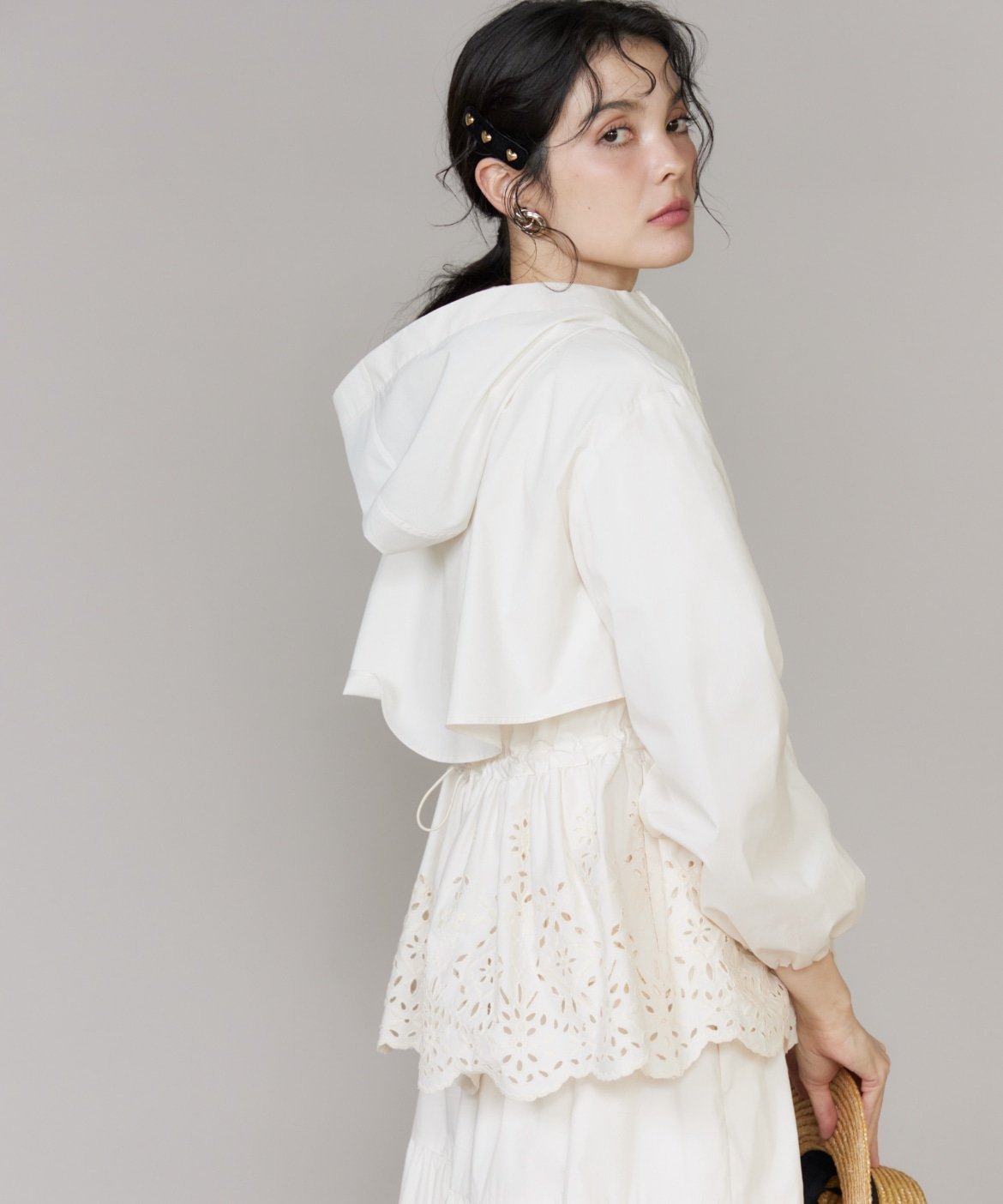 【マーリエ ル カセット/Maglie le cassetto】の《M Maglie le cassetto》ラッシュガードレースブルゾン インテリア・キッズ・メンズ・レディースファッション・服の通販 founy(ファウニー) 　ファッション　Fashion　レディースファッション　Fashion for Women　アウター　Coat / Outerwear Collection　ブルゾンジャケット・スポーティアウター　Blouson Jackets　アイレット　Eyelet Lace　ジップ　Zip, Zipper　スカラップ　Scallop, Scalloped Edge　スマート　Smart, Elegant　セットアップ　Set-Up, Coordinated Outfit　バロック　Baroque, Baroque Design　フェミニン　Feminine, Girly　フロント　Front, Front Design　ブルゾン　Blouson, Bomber Jacket　ポケット　Pocket, Pocket Detail　メタル　Metal, Metal Parts　モチーフ　Motif, Design Theme　レース　Lace, Lace Fabric　おすすめ　Recommended / Our Picks　エレガント 上品　Elegant　アイボリー|ID: prp329100004986257 ipo3291000000037349395