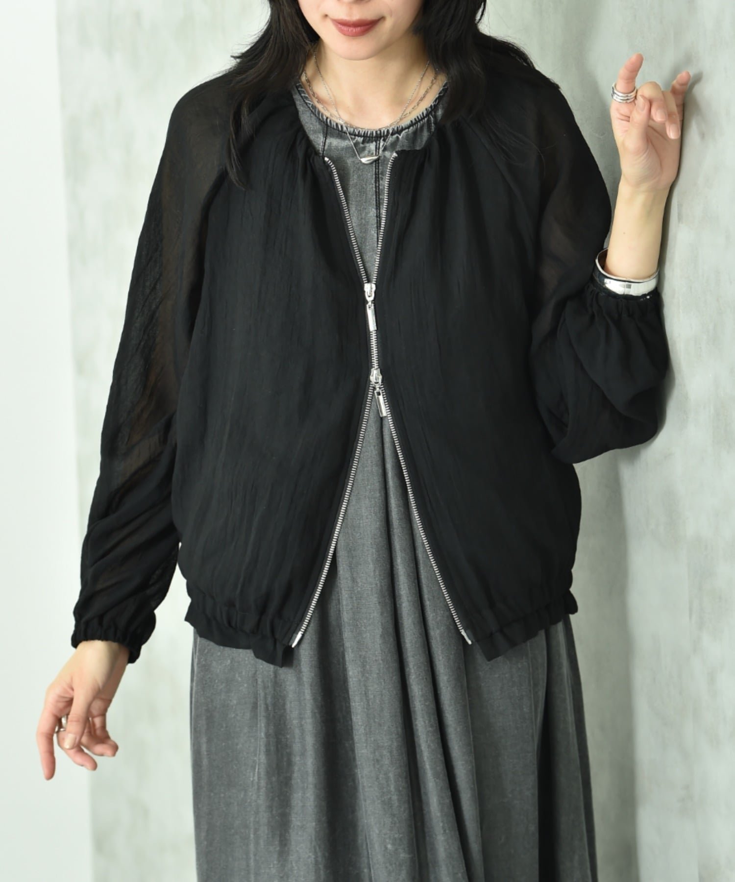 【インタープラネット/INTERPLANET】のノーカラーEボイルブルゾン インテリア・キッズ・メンズ・レディースファッション・服の通販 founy(ファウニー) 　ファッション　Fashion　レディースファッション　Fashion for Women　アウター　Coat / Outerwear Collection　ブルゾンジャケット・スポーティアウター　Blouson Jackets　ギャザー　Gathered, Ruffled　シアー　Sheer, See-Through　ブルゾン　Blouson, Bomber Jacket　ベーシック　Basic, Essential　リラックス　Relax, Relaxed Fit　羽織　Haori, Light Jacket　ブラック|ID: prp329100004986279 ipo3291000000037349485