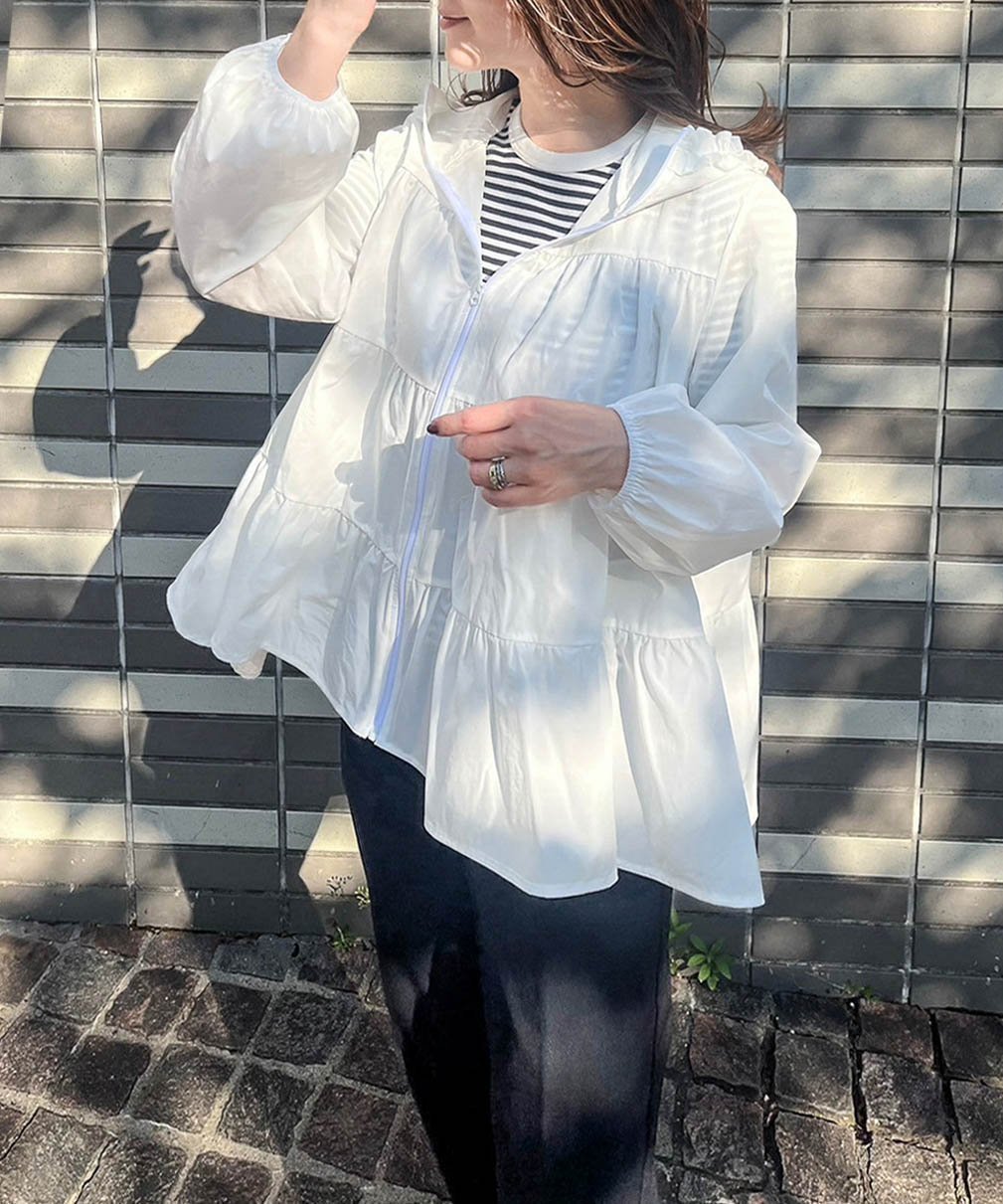 【ラジュール/Lajour】の日本製・撥水ティアードフリルパーカー インテリア・キッズ・メンズ・レディースファッション・服の通販 founy(ファウニー) 　ファッション　Fashion　レディースファッション　Fashion for Women　トップス・カットソー　Cut & Sew Tops　レディースパーカー・カジュアルフーディー　Casual Hoodies & Sweatshirts　コラボ　Collaboration, Collab　人気　Popular, Best Seller　パーカー　Hoodie, Parka　フェミニン　Feminine, Girly　フリル　Frill, Ruffle　ベビー　Baby, Babywear　ポーチ　Pouch, Small Case　おすすめ　Recommended / Our Picks　日本製　Made In Japan　ホワイト|ID: prp329100004986281 ipo3291000000037349504