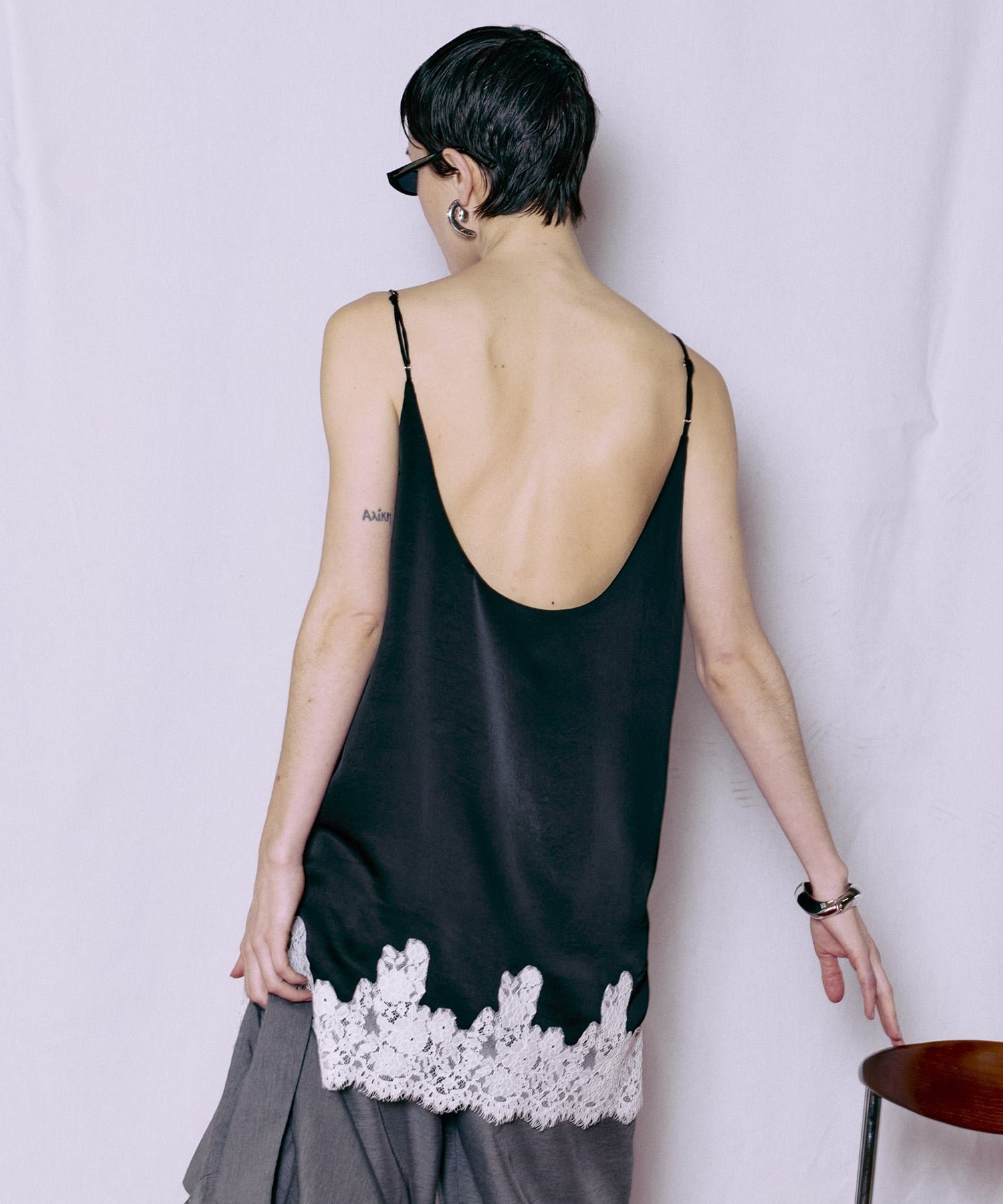 【メゾンスペシャル/MAISON SPECIAL】のLace Cami / レースキャミ インテリア・キッズ・メンズ・レディースファッション・服の通販 founy(ファウニー) 　ファッション　Fashion　レディースファッション　Fashion for Women　トップス・カットソー　Cut & Sew Tops　キャミソール&ノースリーブ　Camisoles & Sleeveless Tops　サテン　Satin, Glossy Fabric　レース　Lace, Lace Fabric　ロング　Long, Long-Length　BLK|ID: prp329100004986299 ipo3291000000037349579