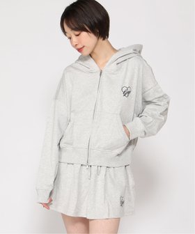 【ギャップ/GAP】のフレンチテリー オーバーサイズ GAPハートロゴ ジップアップパーカー 大人の最旬トレンドファッション＆コーディネート founy(ファウニー) ファッション Fashion レディースファッション Fashion for Women トップス・カットソー Cut & Sew Tops レディースパーカー・カジュアルフーディー Casual Hoodies & Sweatshirts おすすめ Recommended / Our Picks クラシック Classic, Timeless Style ショルダー Shoulder, Shoulder Strap ショート Short, Short Length ダウン Down, Puffer ドロップ Drop Shoulder, Dropped Style フィット Fit, Slim Fit フレンチ French, French Style フロント Front, Front Design ルーズ Loose, Oversized 長袖 Long Sleeve, Full Sleeve |ID:prp329100004986326