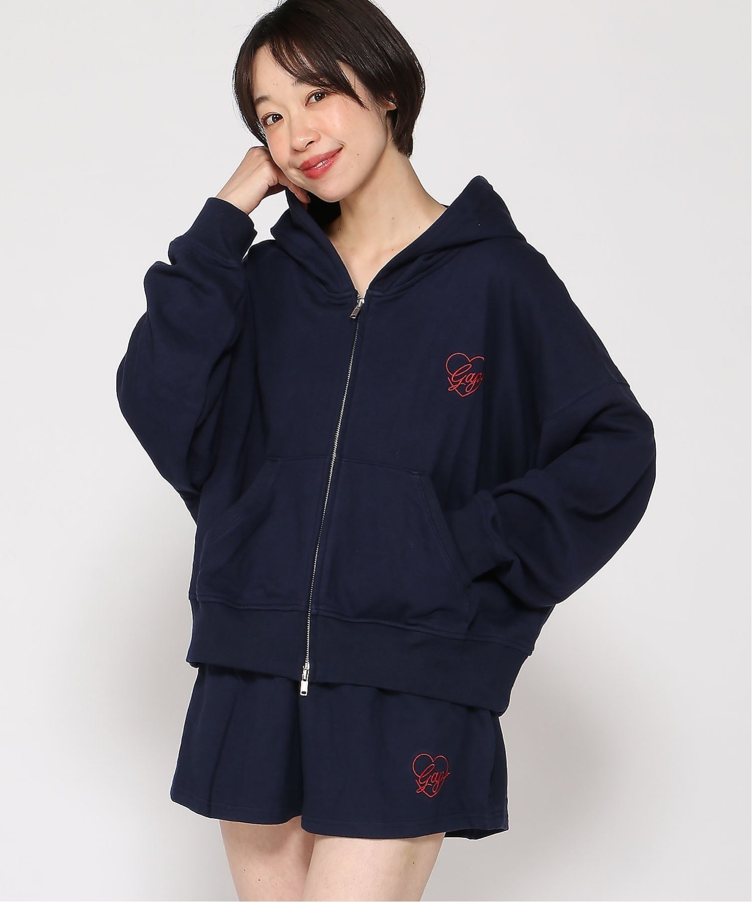 【ギャップ/GAP】のフレンチテリー オーバーサイズ GAPハートロゴ ジップアップパーカー インテリア・キッズ・メンズ・レディースファッション・服の通販 founy(ファウニー) 　ファッション　Fashion　レディースファッション　Fashion for Women　トップス・カットソー　Cut & Sew Tops　レディースパーカー・カジュアルフーディー　Casual Hoodies & Sweatshirts　おすすめ　Recommended / Our Picks　クラシック　Classic, Timeless Style　ショルダー　Shoulder, Shoulder Strap　ショート　Short, Short Length　ダウン　Down, Puffer　ドロップ　Drop Shoulder, Dropped Style　フィット　Fit, Slim Fit　フレンチ　French, French Style　フロント　Front, Front Design　ルーズ　Loose, Oversized　長袖　Long Sleeve, Full Sleeve　NAVY_UNIFORM|ID: prp329100004986326 ipo3291000000037349719