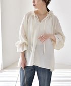 【シップス/SHIPS】のquaranciel 洗濯機可能 フリルカラー リボン ギャザースリーブ ブラウス 大人の最旬トレンドファッション＆コーディネート founy(ファウニー) ファッション Fashion レディースファッション Fashion for Women トップス・カットソー Cut & Sew Tops シャツ・ブラウス・オフィスカジュアル Elegant Blouses & Button-Ups 春 Spring 洗える Machine Washable キャミ Camisole, Cami Top ギャザー Gathered, Ruffled シアー Sheer, See-Through ジャケット Jacket, Outerwear スキッパー Skipper, Open Collar スリーブ Sleeve, Long Sleeve / Short Sleeve なめらか Smooth, Silky Texture フリル Frill, Ruffle フロント Front, Front Design ボトム Bottoms, Lower Wear リボン Ribbon, Bow おすすめ Recommended / Our Picks 夏 Summer 2026年 2026 2026春夏・S/S Spring/Summer 2026 SS26 thumbnail ホワイト|ID: prp329100004986328 ipo3291000000037349725