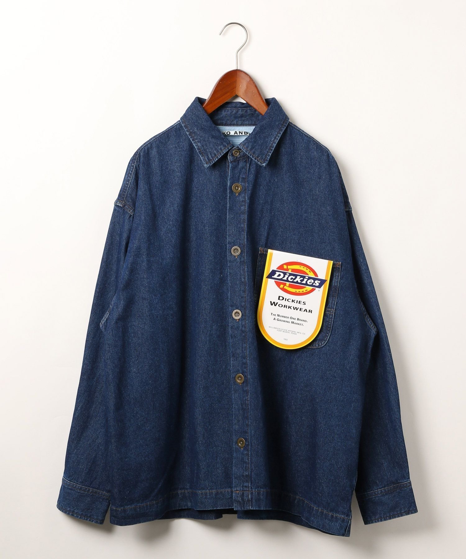 【ニコアンド/niko and】の【Dickies(ディッキーズ)】別注 ワークアウトBIGシャツ インテリア・キッズ・メンズ・レディースファッション・服の通販 founy(ファウニー) 　ファッション　Fashion　レディースファッション　Fashion for Women　トップス・カットソー　Cut & Sew Tops　シャツ・ブラウス・オフィスカジュアル　Elegant Blouses & Button-Ups　シンプル　Simple, Minimal　ジャケット　Jacket, Outerwear　スウェット / スエット　Sweatshirt, Sweatwear　ストライプ　Stripe, Striped Pattern　デニム　Denim, Jeans Material　定番　Standard, Basic Item　人気　Popular, Best Seller　フィット　Fit, Slim Fit　ポケット　Pocket, Pocket Detail　別注　Limited Edition, Custom Order　ミックス　Mix, Mixed Style　ワンポイント　One Point, Statement Accent　ワーク　Workwear, Utility Style　おすすめ　Recommended / Our Picks　2025年　2025　2025-2026秋冬・A/W　Autumn/Winter 2025–26 AW25–26　ダークブルー|ID: prp329100004986333 ipo3291000000037349755