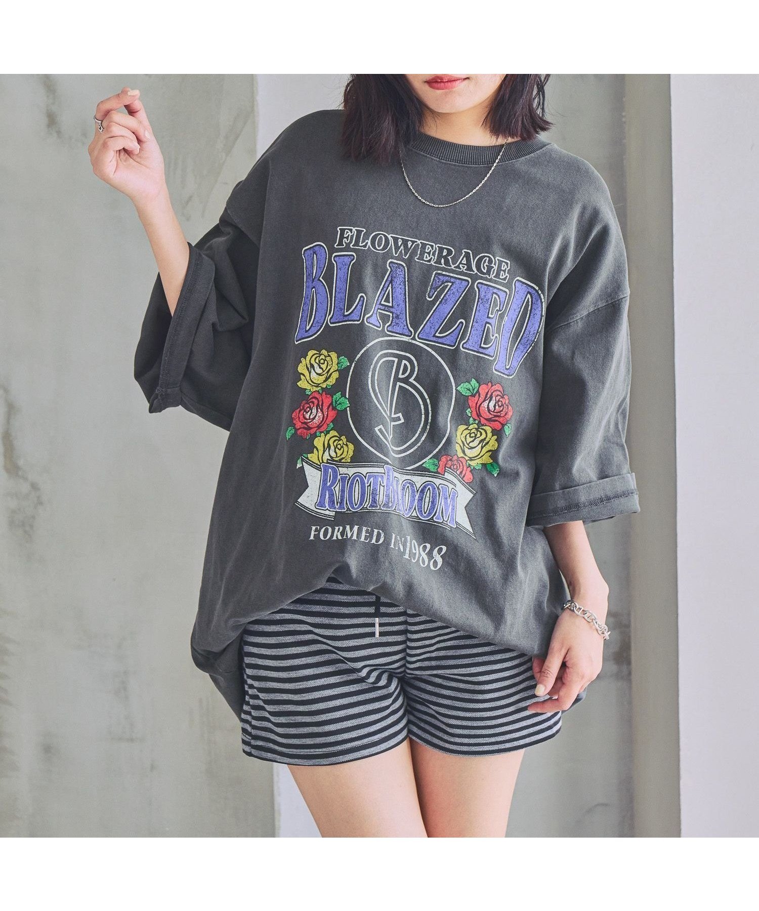 【ページボーイ/PAGEBOY】の【PBLIM】ルーズシルエットロックT インテリア・キッズ・メンズ・レディースファッション・服の通販 founy(ファウニー) 　ファッション　Fashion　レディースファッション　Fashion for Women　おすすめ　Recommended / Our Picks　グラフィック　Graphic, Graphic Design　ショルダー　Shoulder, Shoulder Strap　トレンド　Trend, Trending Now　ドロップ　Drop Shoulder, Dropped Style　パウダー　Powder, Soft Tone　プリント　Print, Printed Pattern　ワイド　Wide, Wide Fit　チャコール18|ID: prp329100004986532 ipo3291000000037351359
