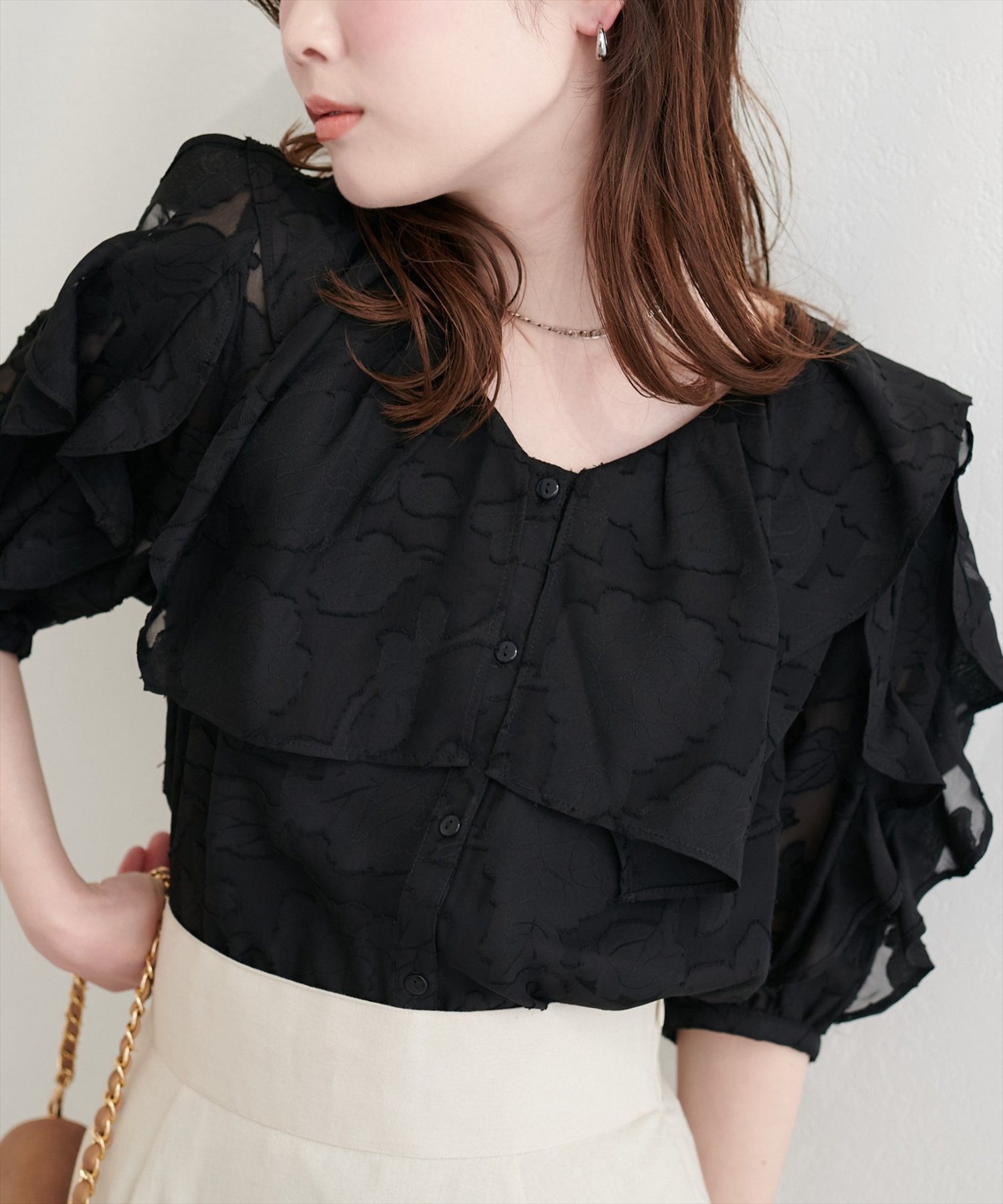 【ナチュラルクチュール/natural couture】のオパールフラワーシアーブラウス インテリア・キッズ・メンズ・レディースファッション・服の通販 founy(ファウニー) 　ファッション　Fashion　レディースファッション　Fashion for Women　トップス・カットソー　Cut & Sew Tops　シャツ・ブラウス・オフィスカジュアル　Elegant Blouses & Button-Ups　なめらか　Smooth, Silky Texture　フラワー　Flower, Floral　フリル　Frill, Ruffle　ボトム　Bottoms, Lower Wear　ルーズ　Loose, Oversized　レース　Lace, Lace Fabric　再入荷　Restock / Back in Stock　エレガント 上品　Elegant　ビジネス 仕事 通勤　Business / Work / Commuting　2026年　2026　2026春夏・S/S　Spring/Summer 2026 SS26　ブラック|ID: prp329100004986536 ipo3291000000037351373