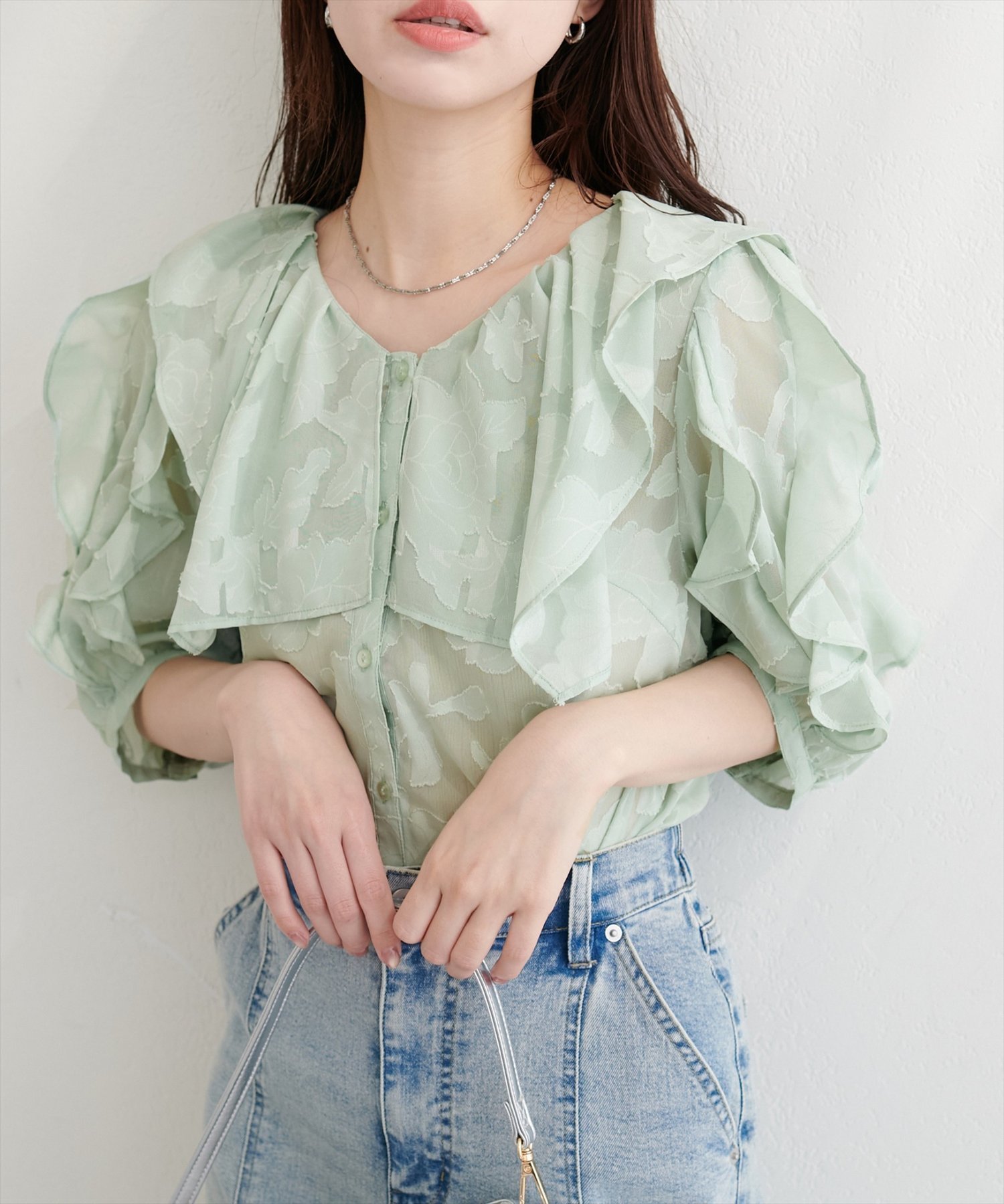 【ナチュラルクチュール/natural couture】のオパールフラワーシアーブラウス インテリア・キッズ・メンズ・レディースファッション・服の通販 founy(ファウニー) 　ファッション　Fashion　レディースファッション　Fashion for Women　トップス・カットソー　Cut & Sew Tops　シャツ・ブラウス・オフィスカジュアル　Elegant Blouses & Button-Ups　なめらか　Smooth, Silky Texture　フラワー　Flower, Floral　フリル　Frill, Ruffle　ボトム　Bottoms, Lower Wear　ルーズ　Loose, Oversized　レース　Lace, Lace Fabric　再入荷　Restock / Back in Stock　エレガント 上品　Elegant　ビジネス 仕事 通勤　Business / Work / Commuting　2026年　2026　2026春夏・S/S　Spring/Summer 2026 SS26　ミント|ID: prp329100004986536 ipo3291000000037351374